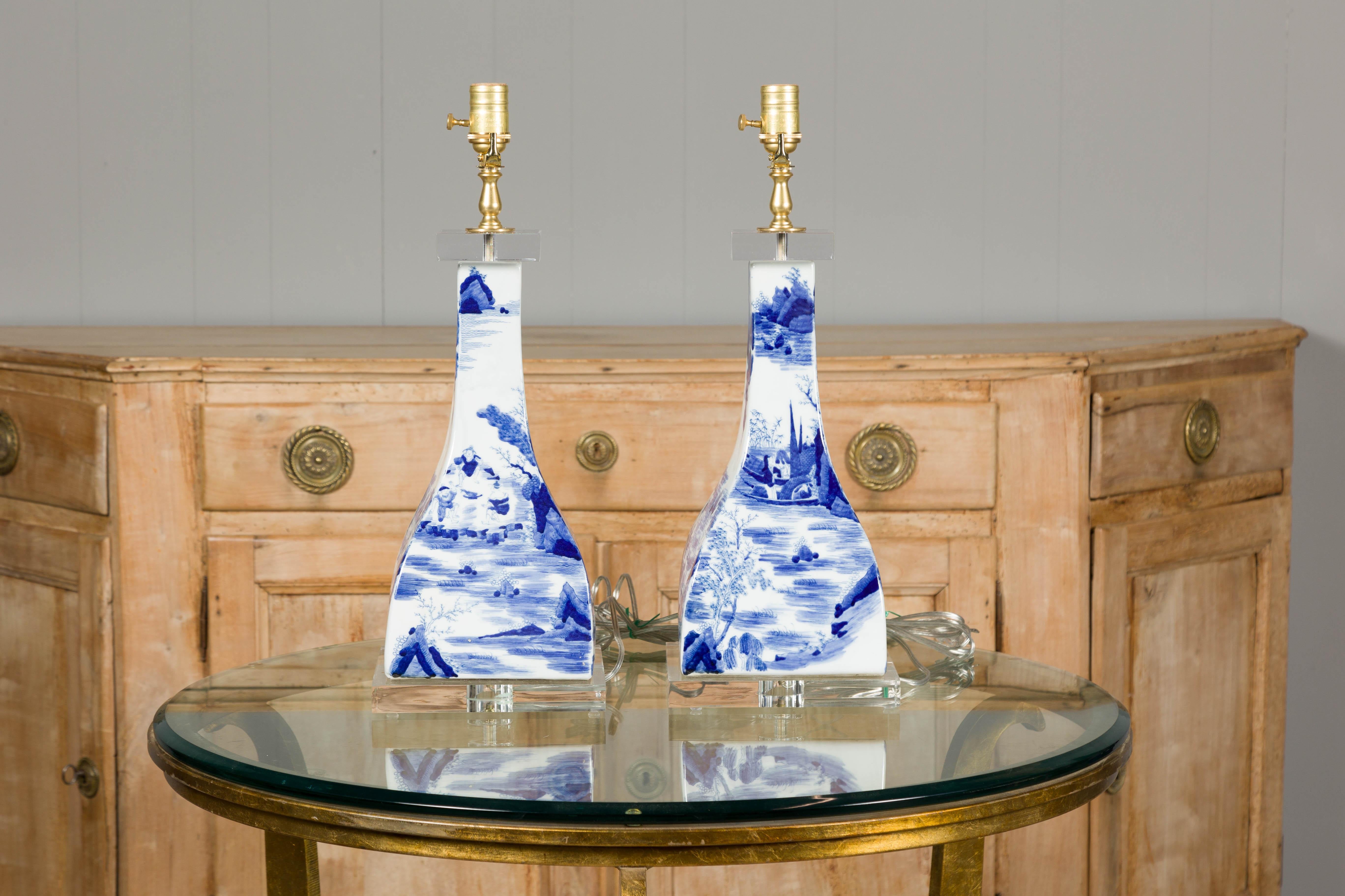 Pair of Asian Blue and White Porcelain Table Lamps Mounted on Custom Lucite For Sale 10