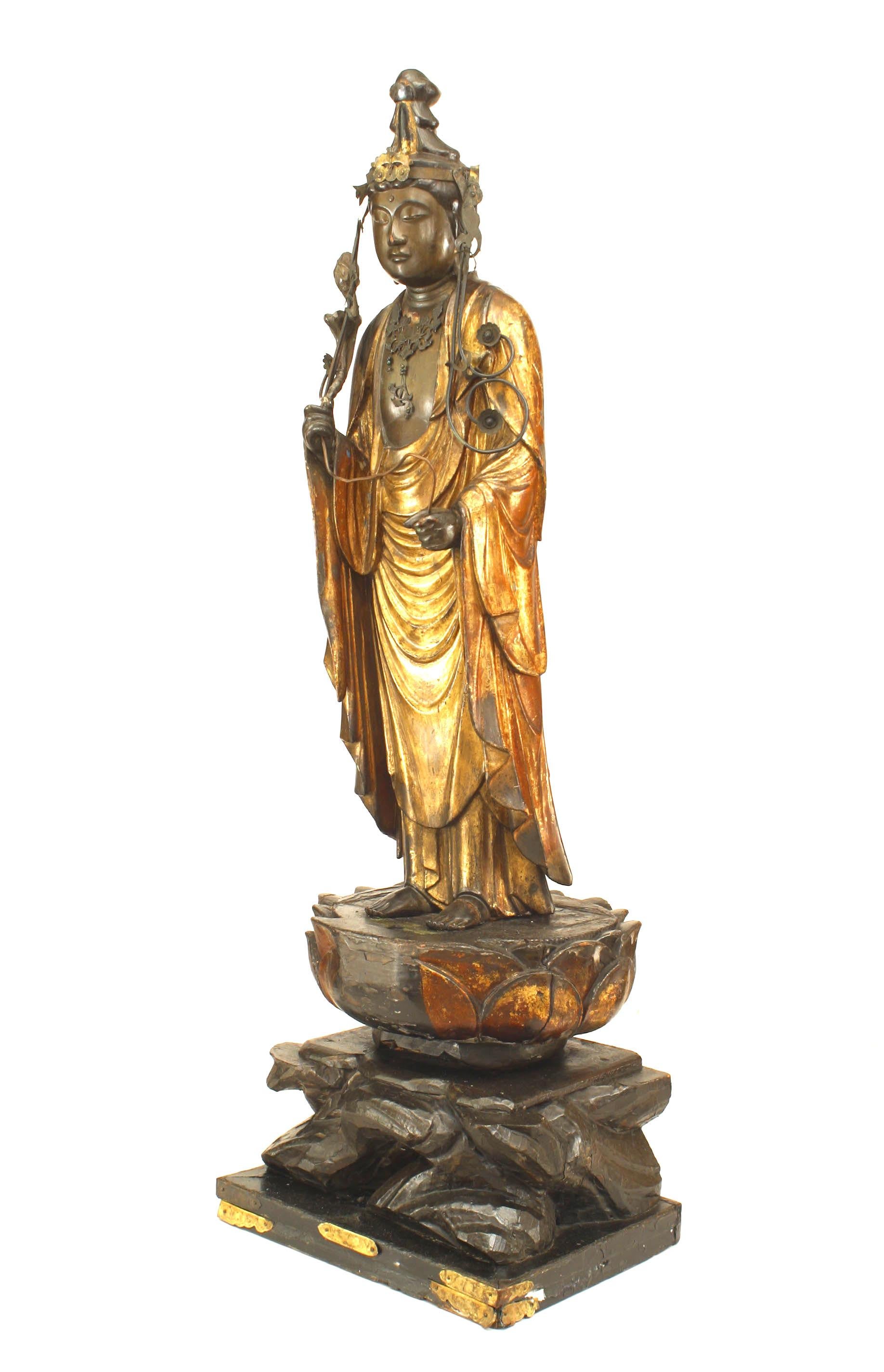 Paar chinesische vergoldete Götterfiguren (Chinesischer Export) im Angebot
