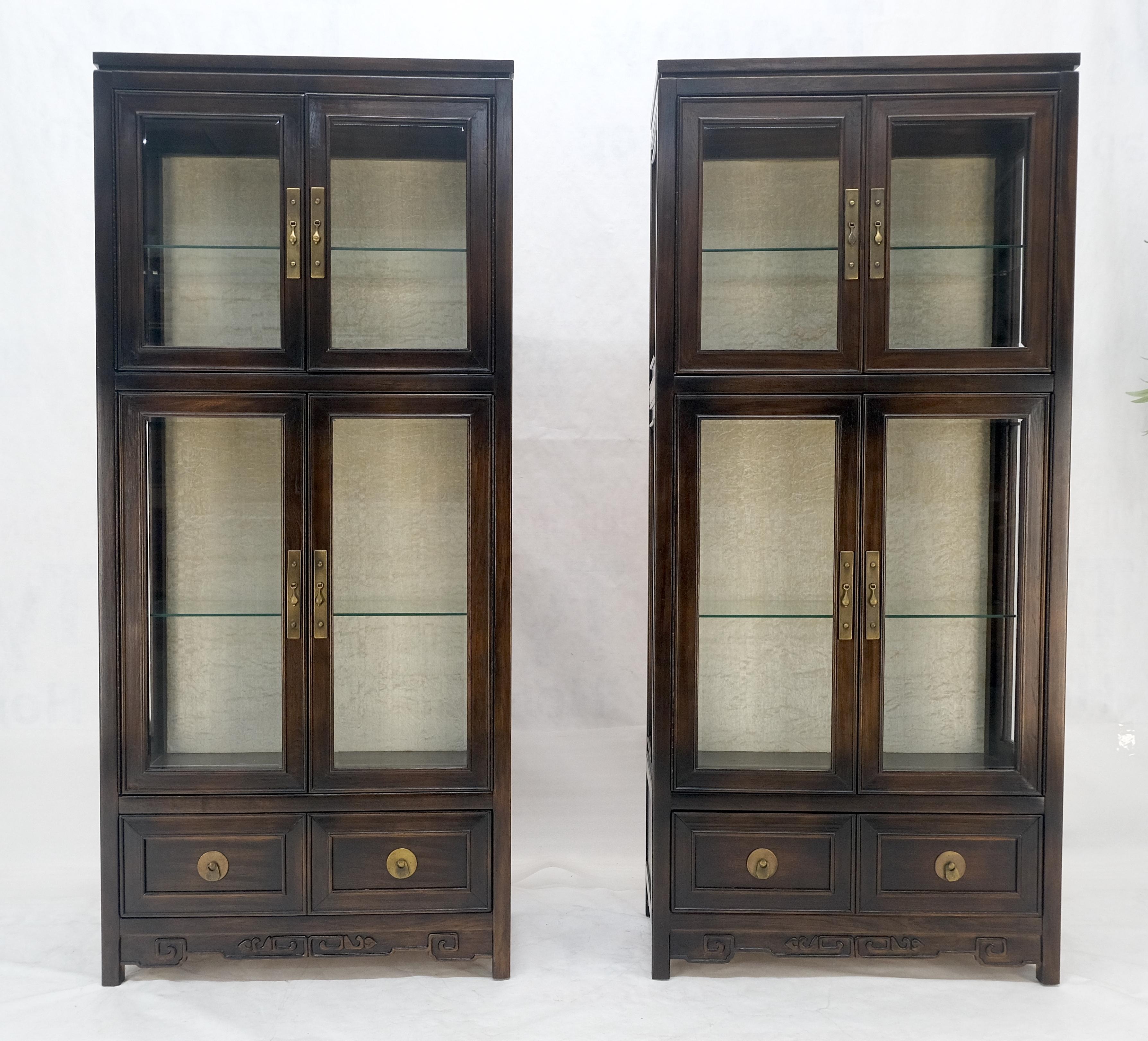 Laiton Paire de vitrines asiatiques compactes mettant en valeur les tiroirs de meubles de rangement chinois MINT ! en vente