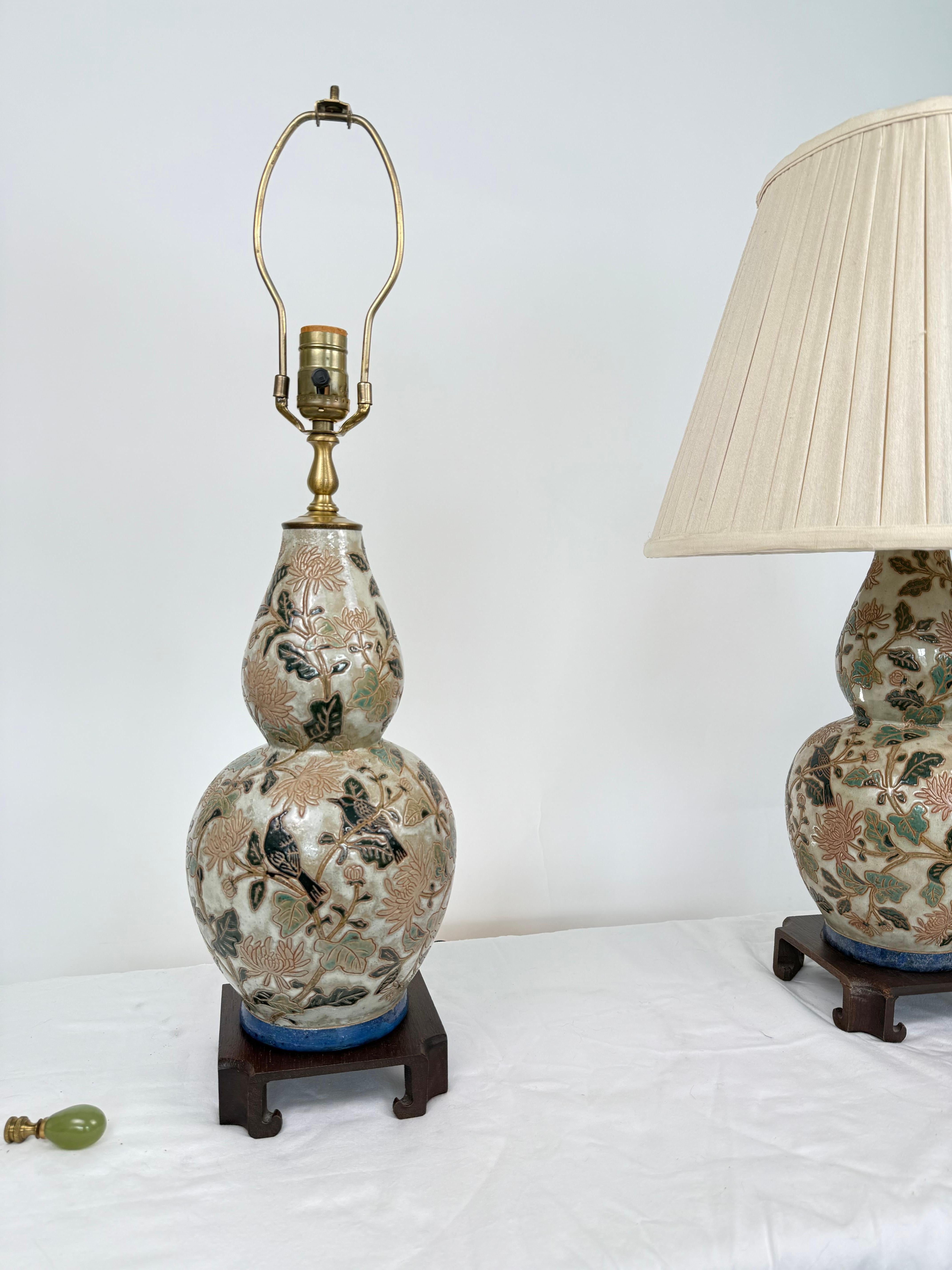 Paire de lampes asiatiques en forme de gourde Bon état - En vente à Dallas, TX