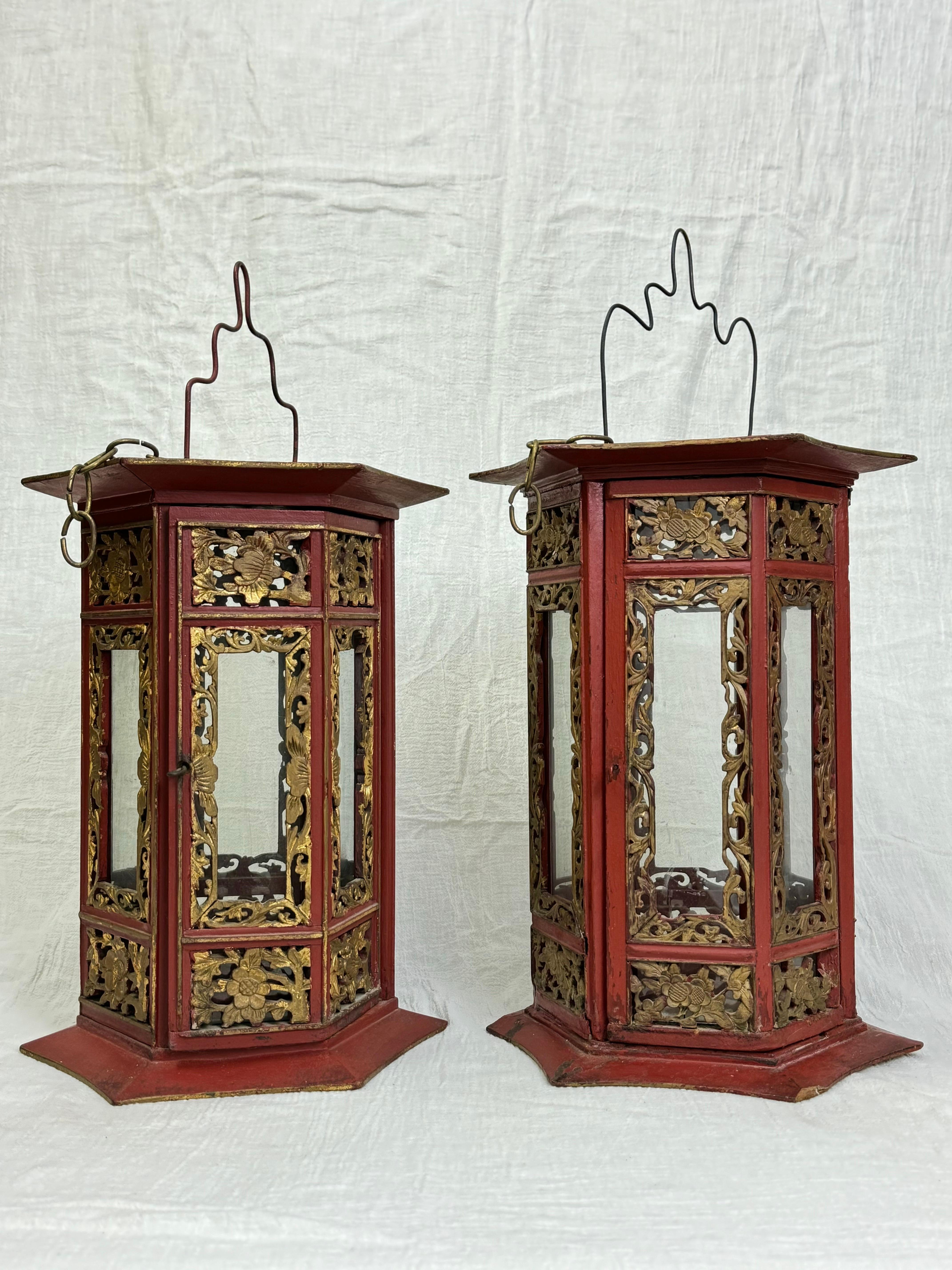 Pair of Asian Hand Carved Wooden Lanterns In Good Condition For Sale In Redding, CT
