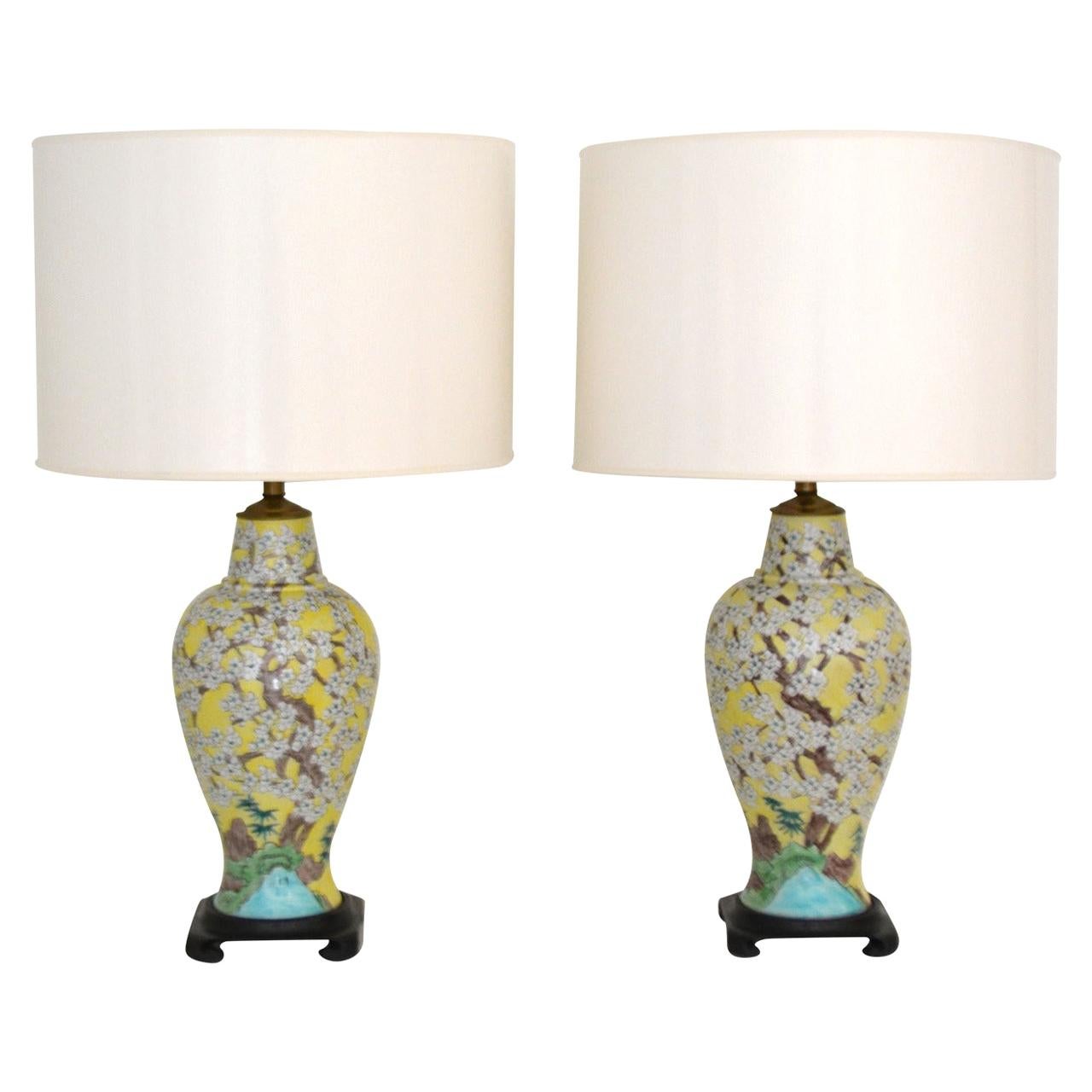 Pair of Asian Inspired Polychrome Porcelain Table Lamps im Angebot