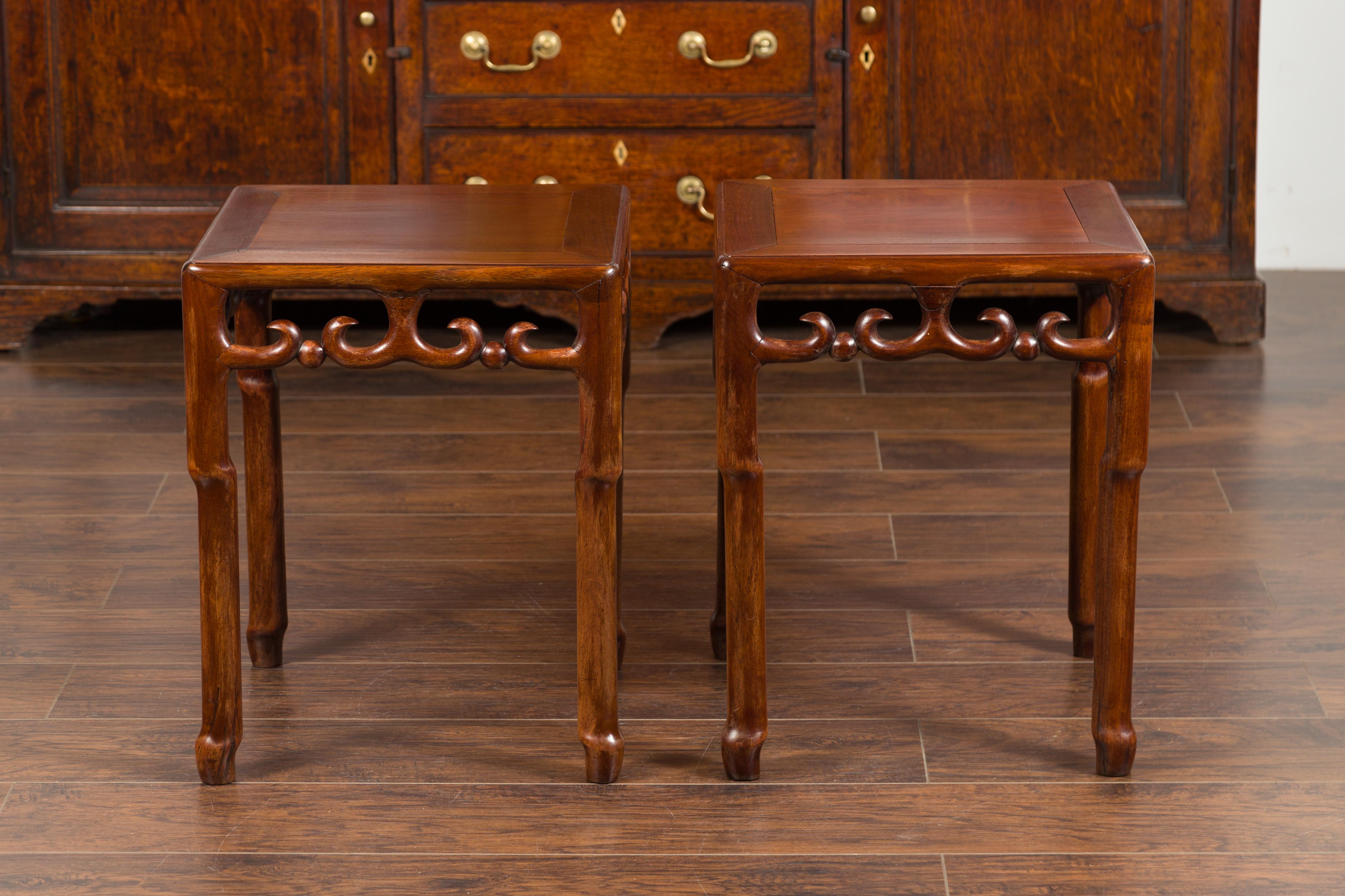 Pair of Asian Midcentury Mahogany Side Tables with Scrolling Fretwork Motifs For Sale 1