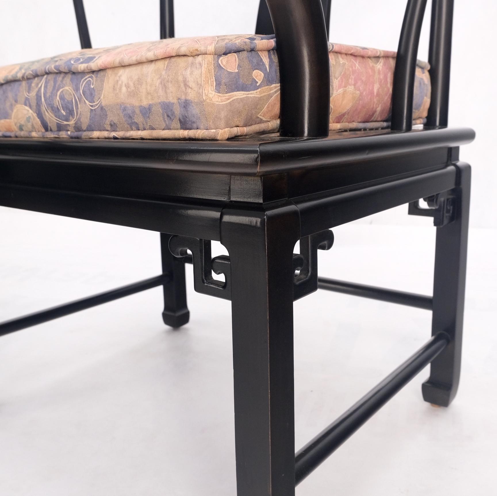Paire de fauteuils de salon modernes asiatiques en laque noire avec dossier en forme de fer à cheval, neufs !