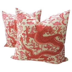 Coppia di cuscini Asian Modern Scalamandre con motivo Drago Rosso Chien