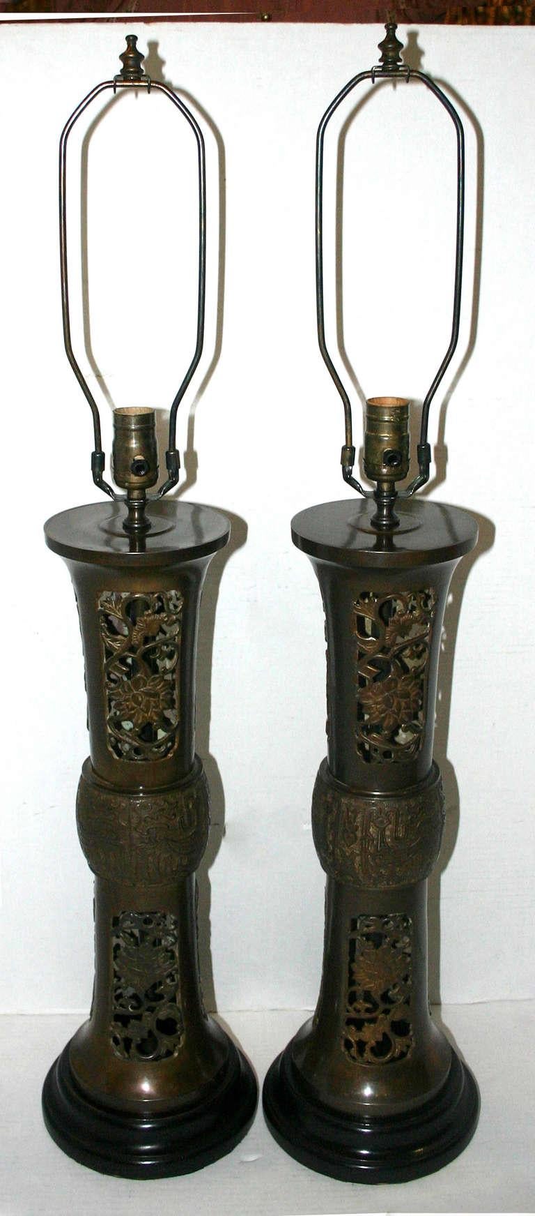 Pair of Asian-Motif Bronze Table Lamps In Good Condition For Sale In New York, NY