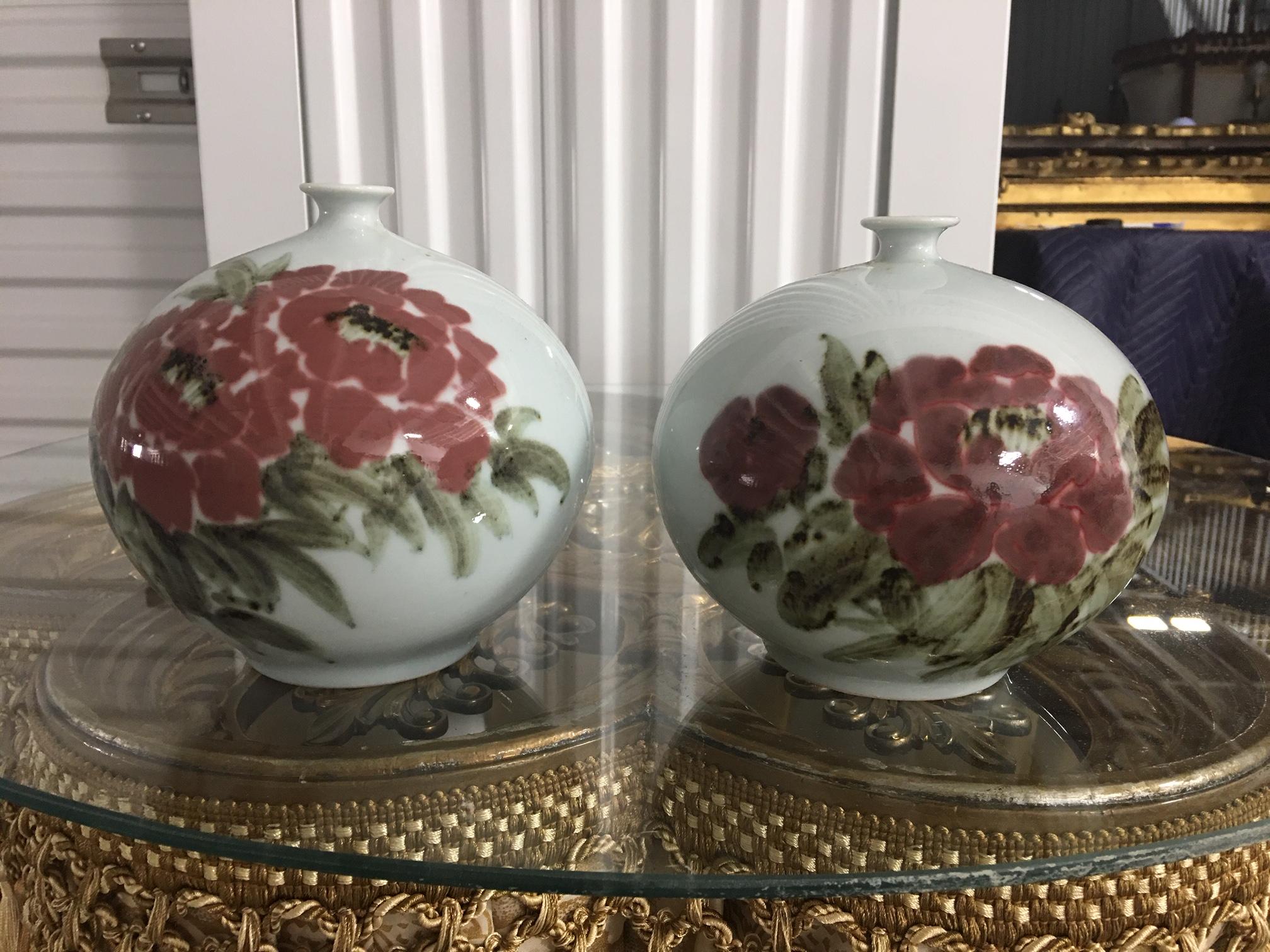 Pair of Asian Motif Bud Vases, 20th Century 2