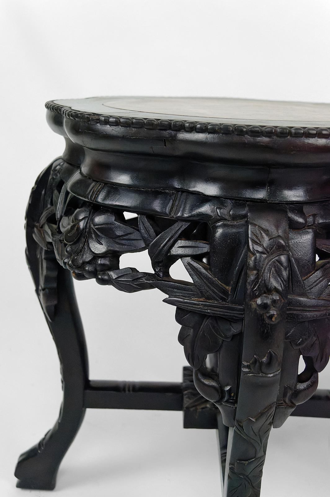 Pair of Asian side tables / coffee tables in carved wood and marble tops, 1880's For Sale 3