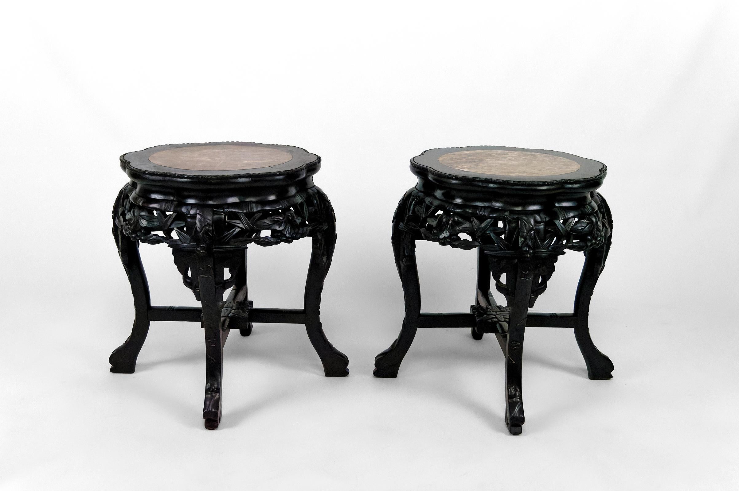 Chinese Export Pair of Asian side tables / coffee tables in carved wood and marble tops, 1880's For Sale