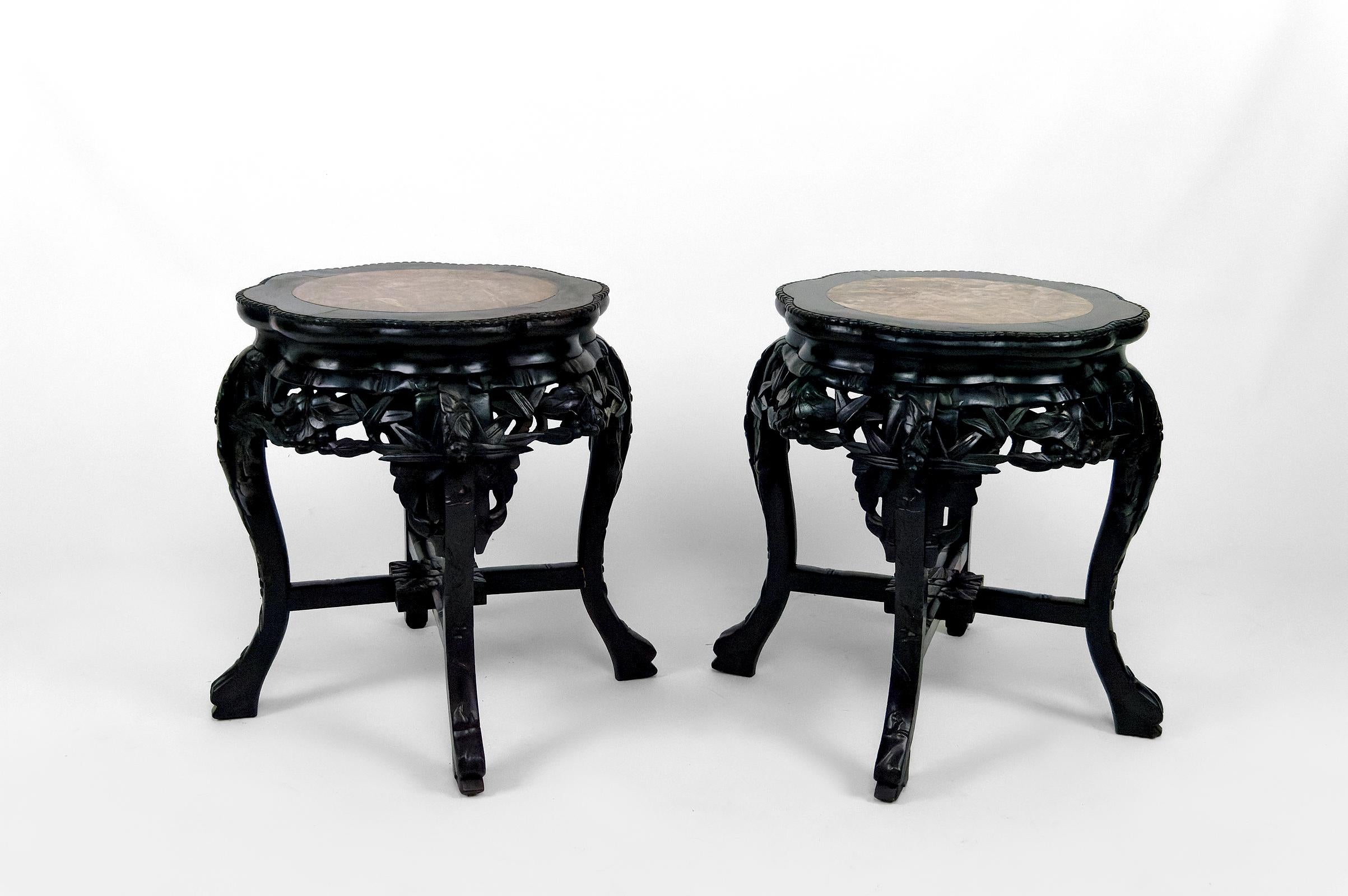 Carved Pair of Asian side tables / coffee tables in carved wood and marble tops, 1880's For Sale