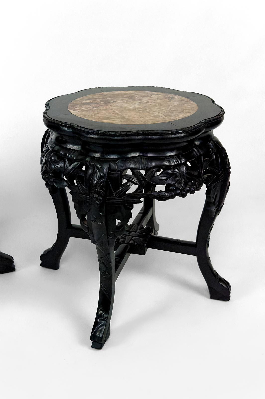 Pair of Asian side tables / coffee tables in carved wood and marble tops, 1880's For Sale 1