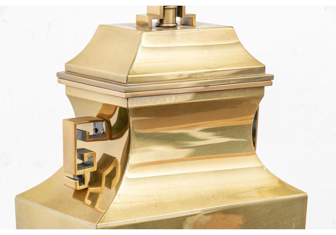 Hollywood Regency Paire de lampes de table en laiton de style Asian Style par Frederick Cooper Chicago en vente