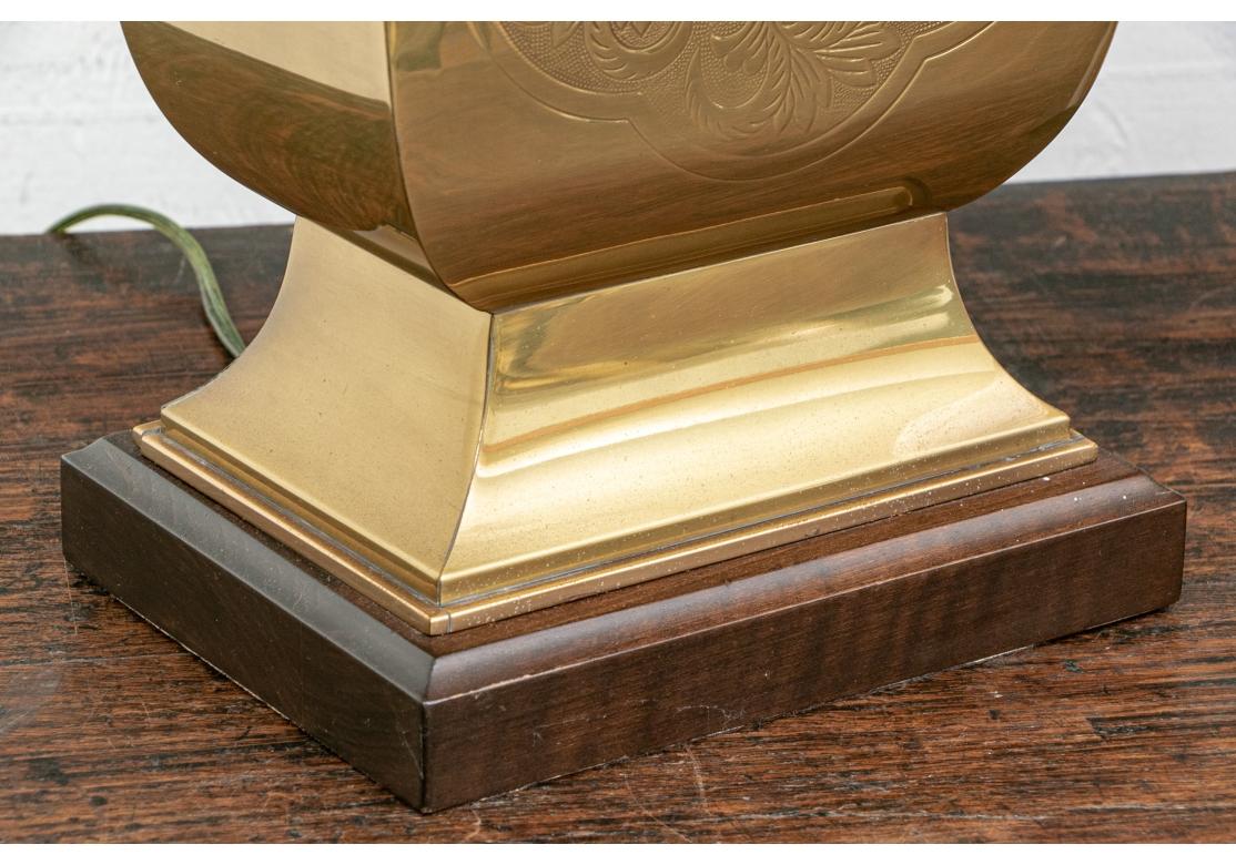 Paire de lampes de table en laiton de style Asian Style par Frederick Cooper Chicago en vente 1