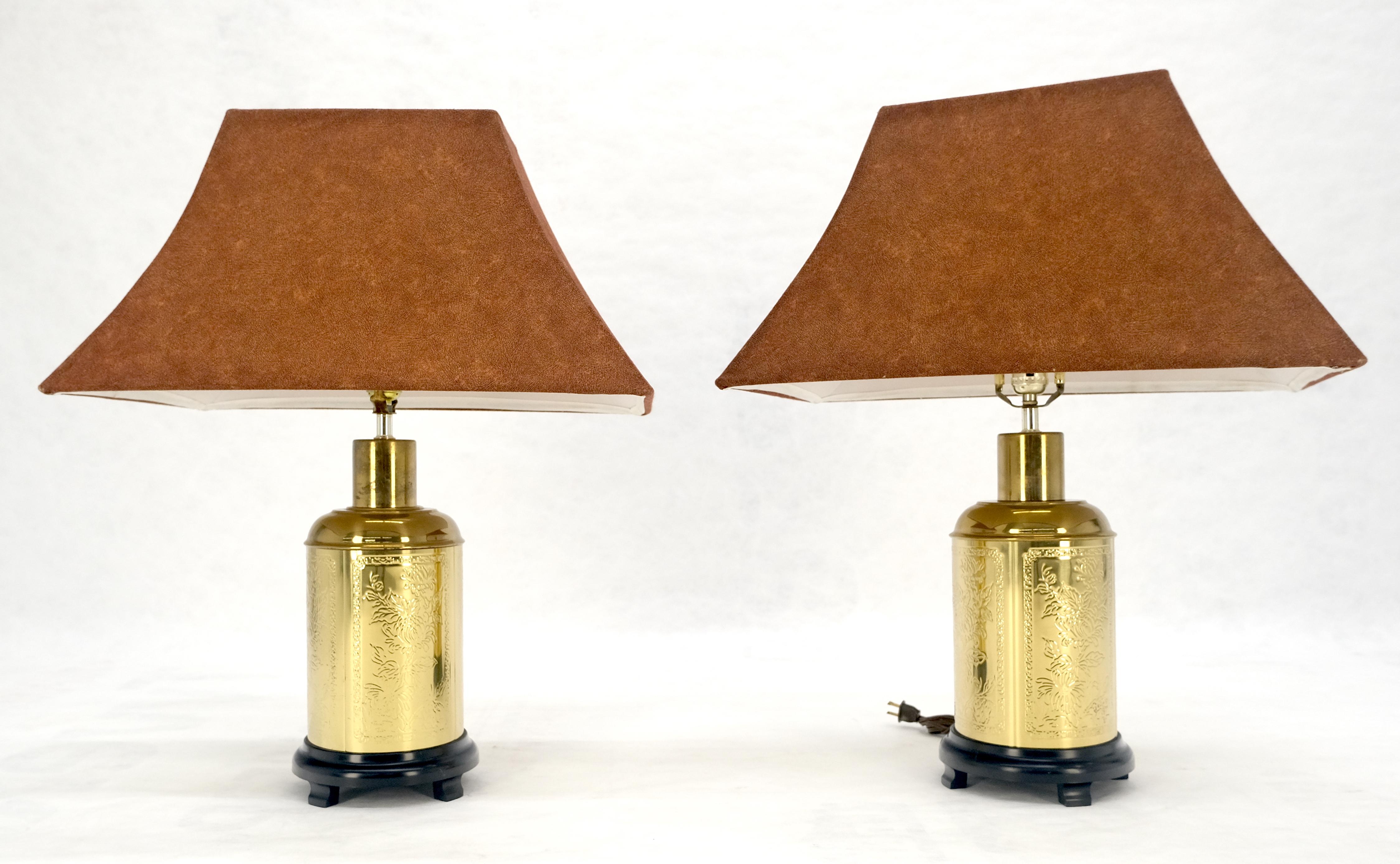Américain Paire de lampes de table à base cylindrique de style Asian Style c1070s Pieds en bois MINT ! en vente