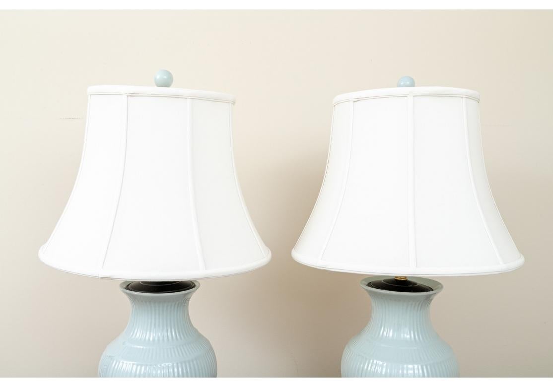 Paire de lampes de table en jarres à glaçure céladon de style asiatique en vente 1