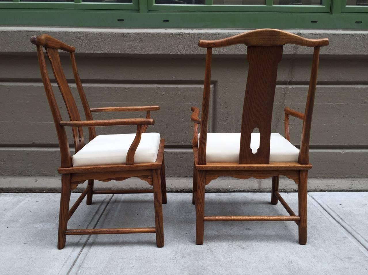 Paar Beistellstühle aus Hartholz im asiatischen Stil im Zustand „Gut“ im Angebot in New York, NY