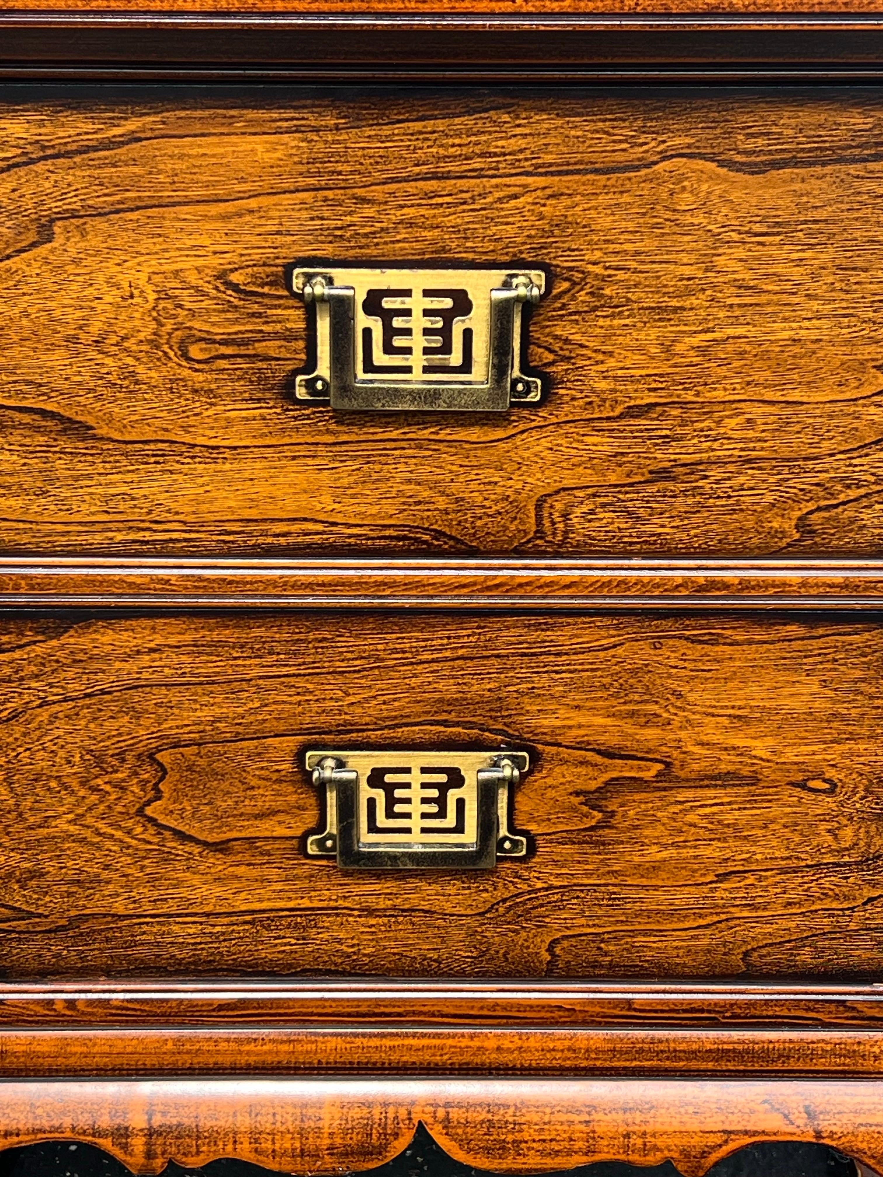 Coppia di comodini in Asian Style in vendita 8