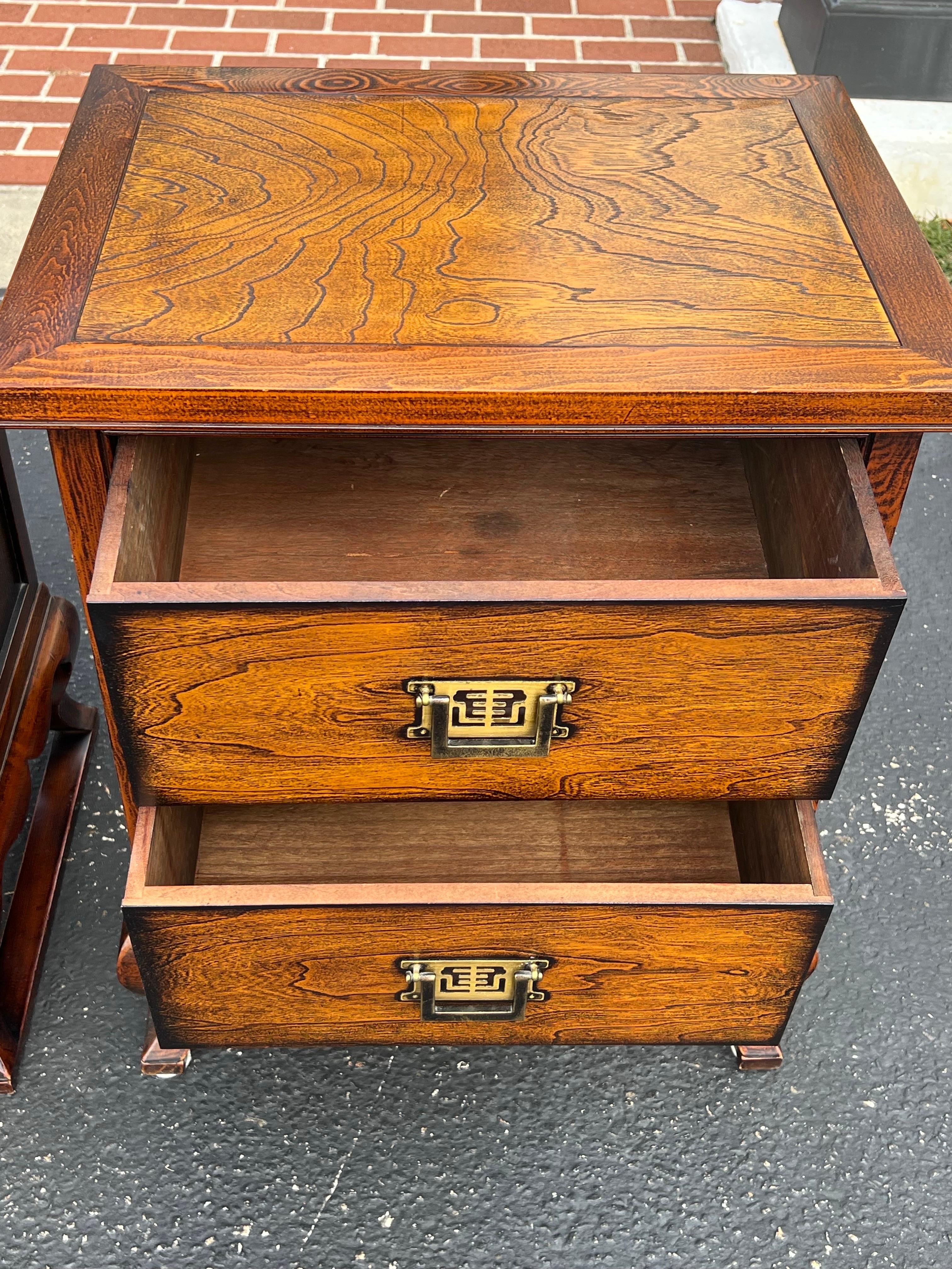 Coppia di comodini in Asian Style in vendita 10