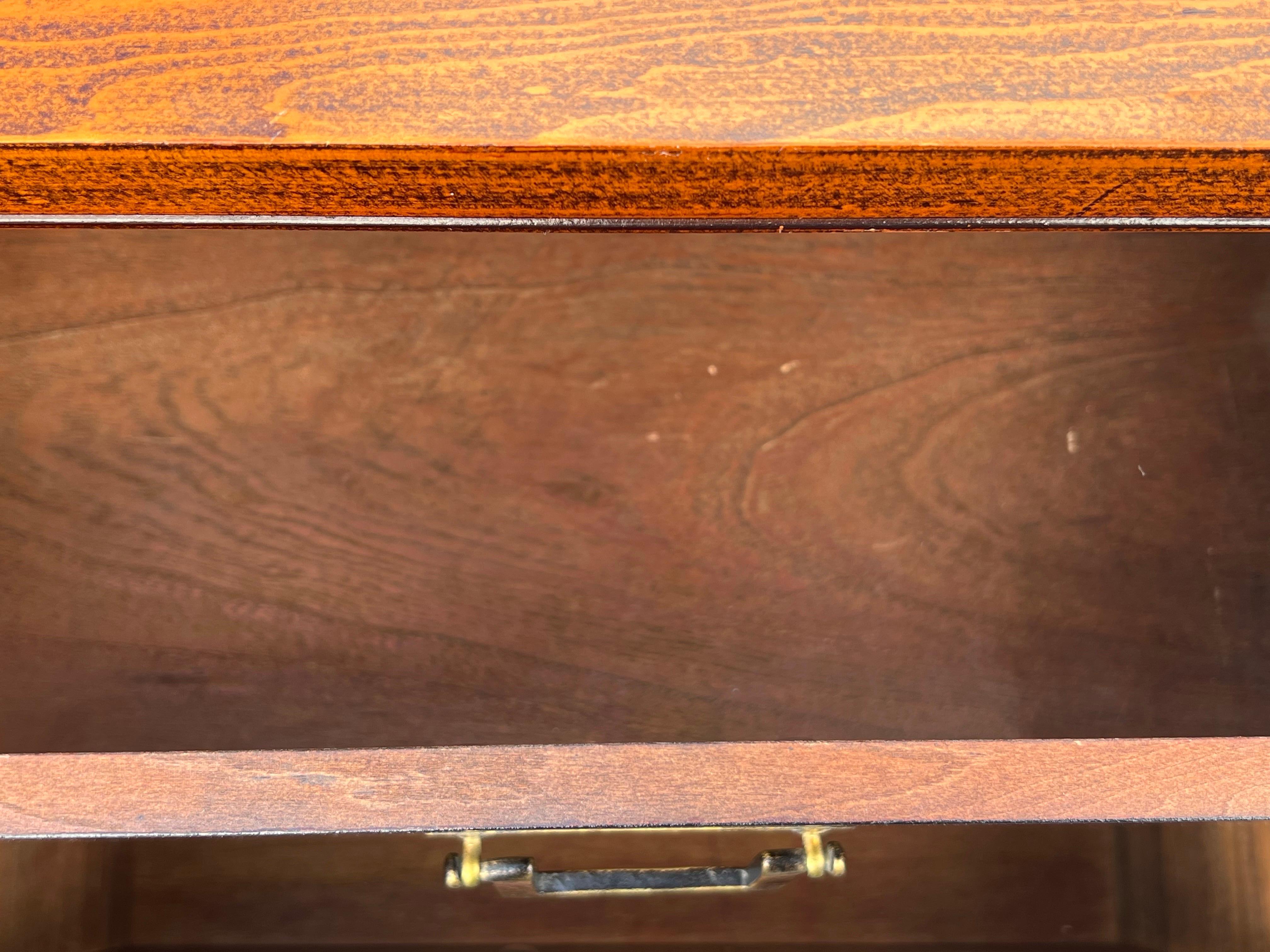 Coppia di comodini in Asian Style in vendita 11