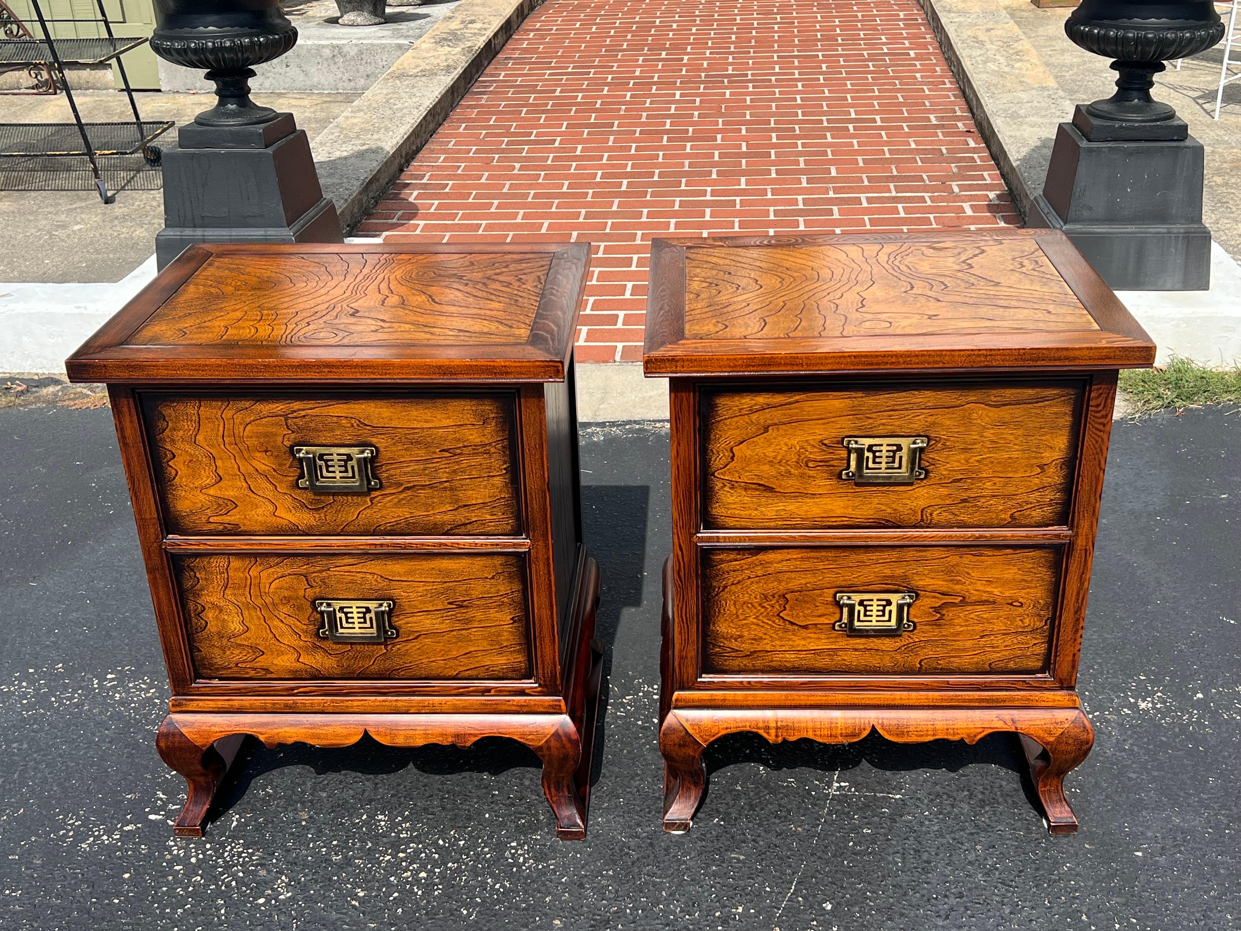 Coppia di comodini in Asian Style In condizioni buone in vendita a Redding, CT