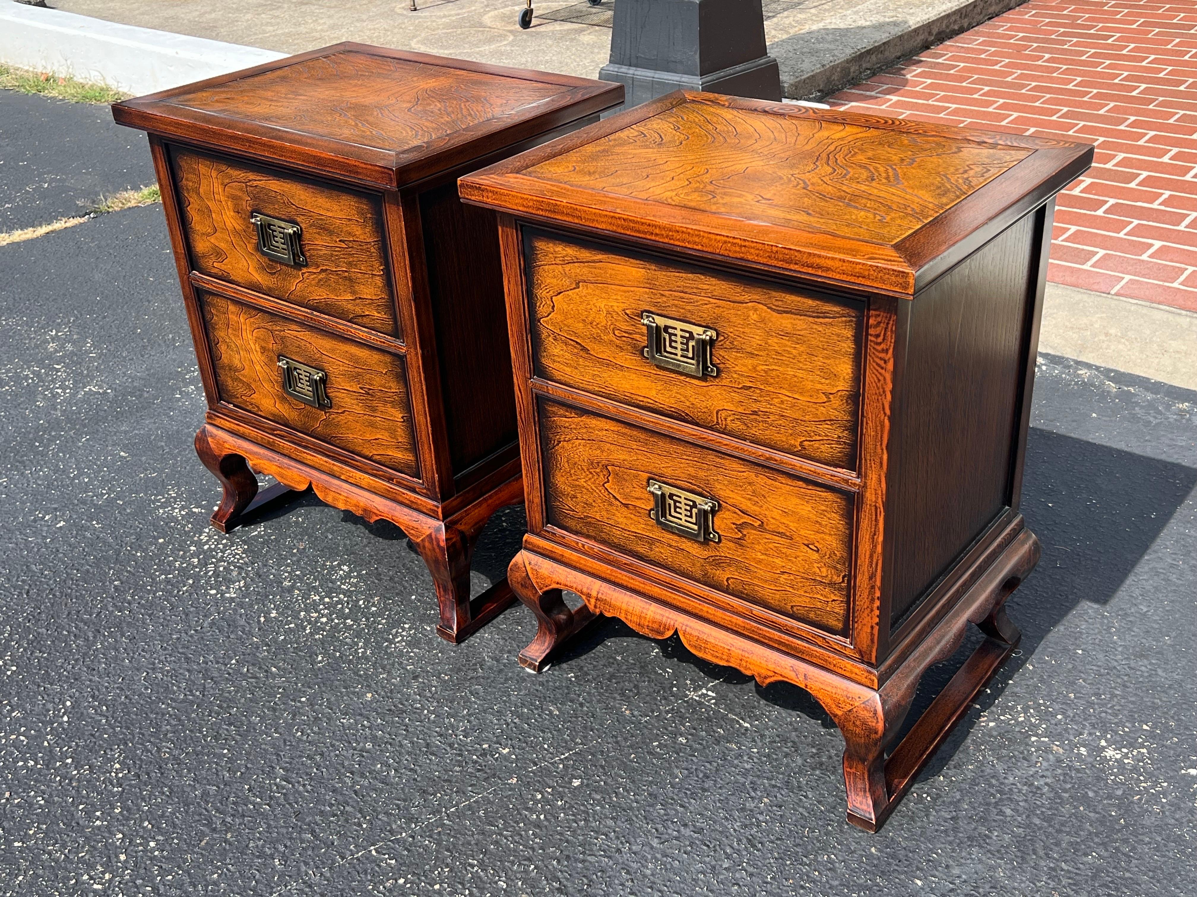 Fine XX secolo Coppia di comodini in Asian Style in vendita