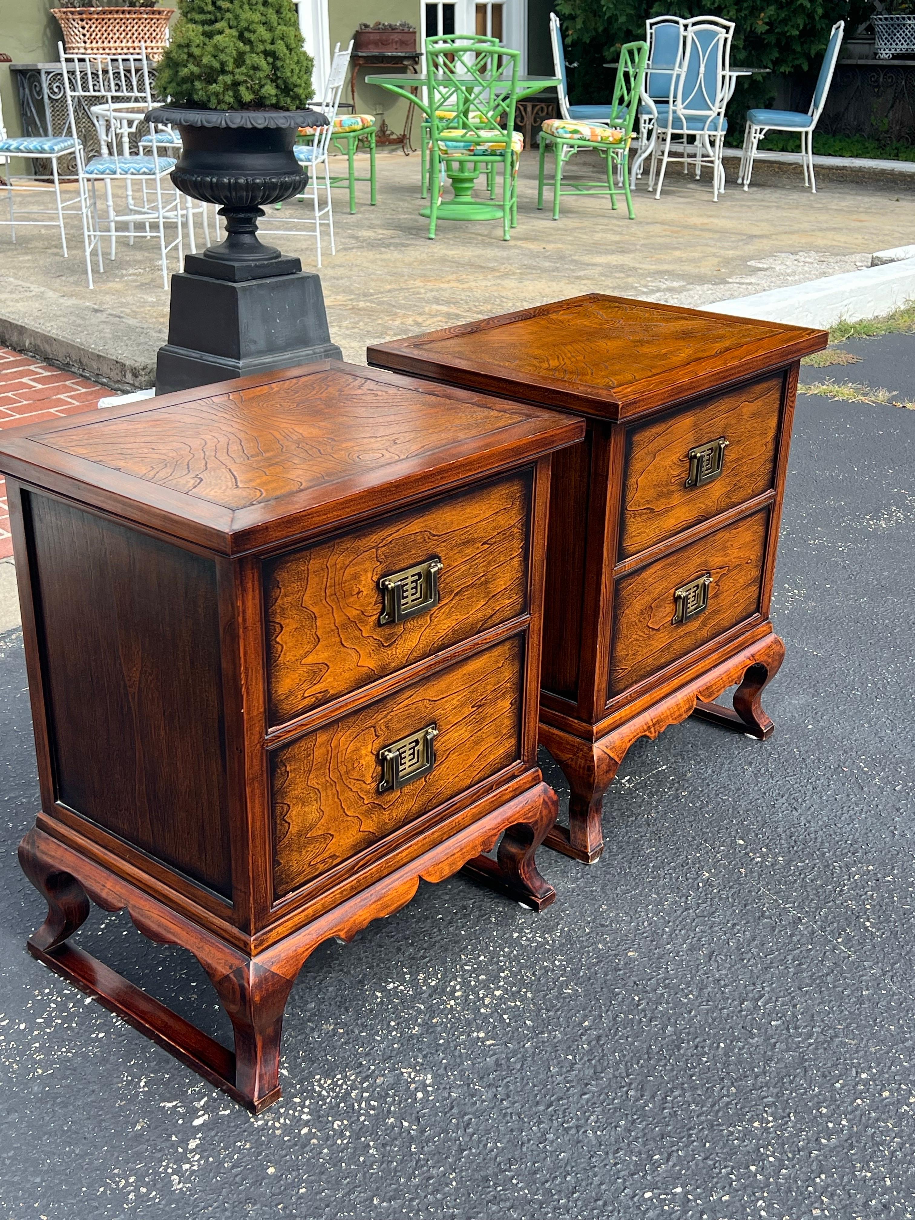 Coppia di comodini in Asian Style in vendita 1