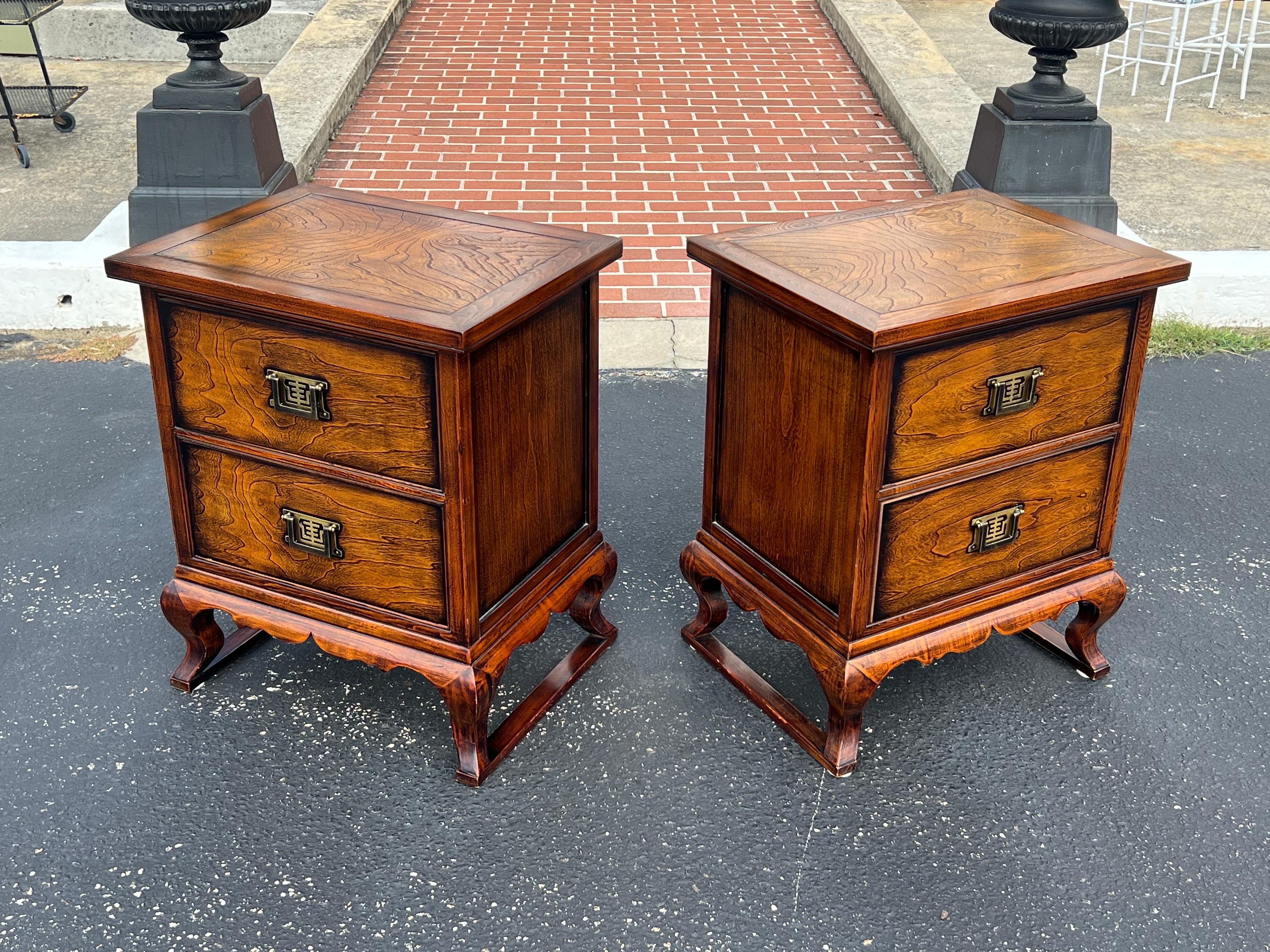 Coppia di comodini in Asian Style in vendita 2