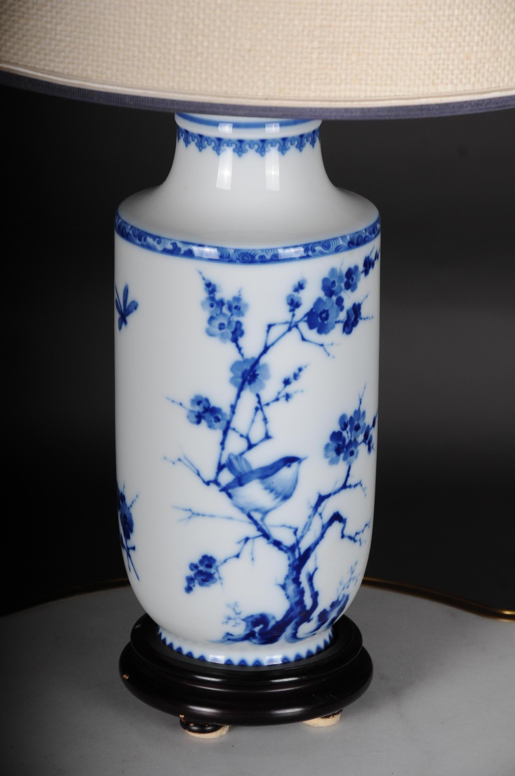Paire de lampes de table ou lampes de bureau asiatiques en porcelaine, Art asiatique du XXe siècle 8