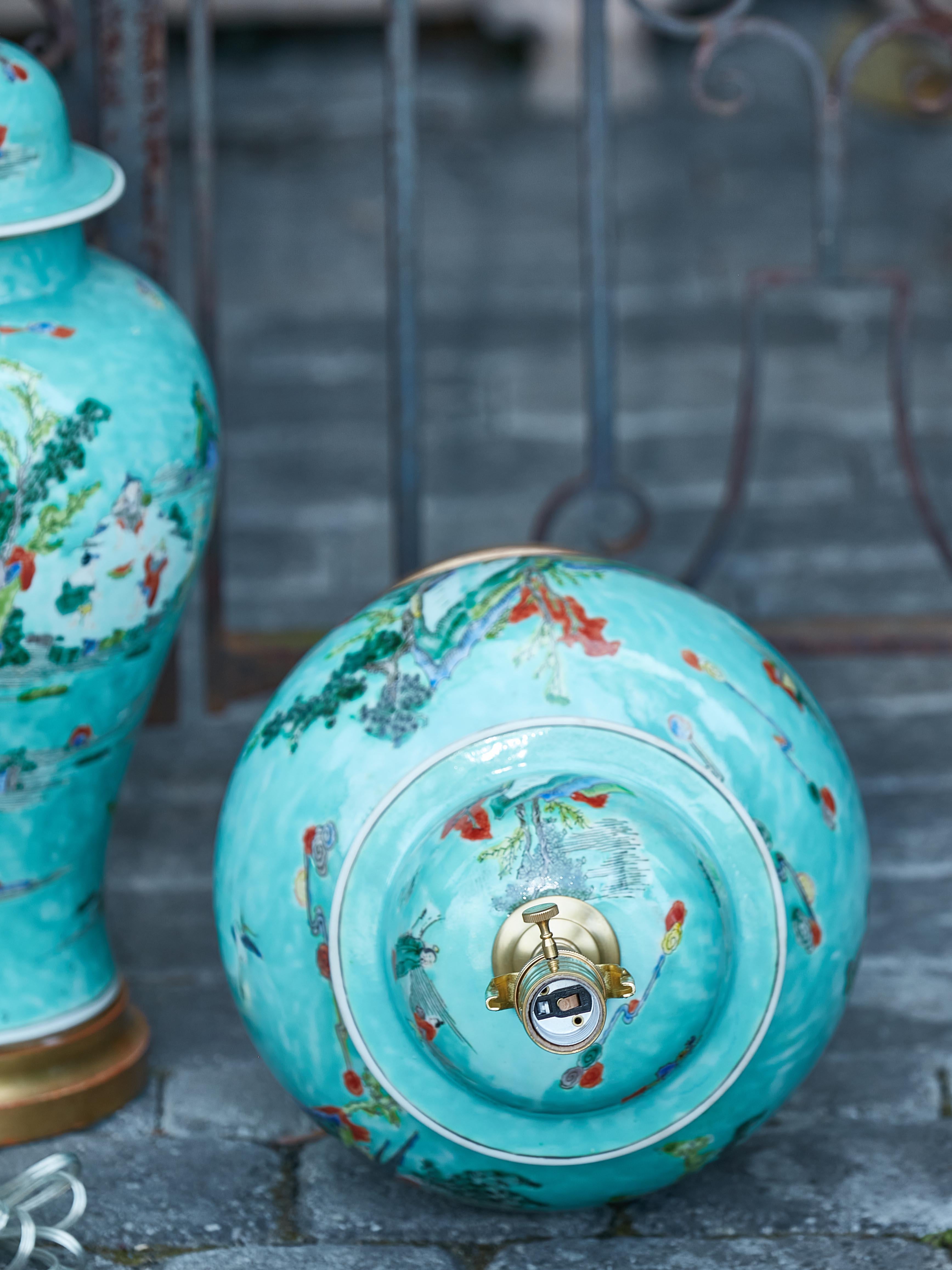Pair of Asian Turquoise Lidded Urns Table Lamps on Round Gilded Bases, US Wired For Sale 5