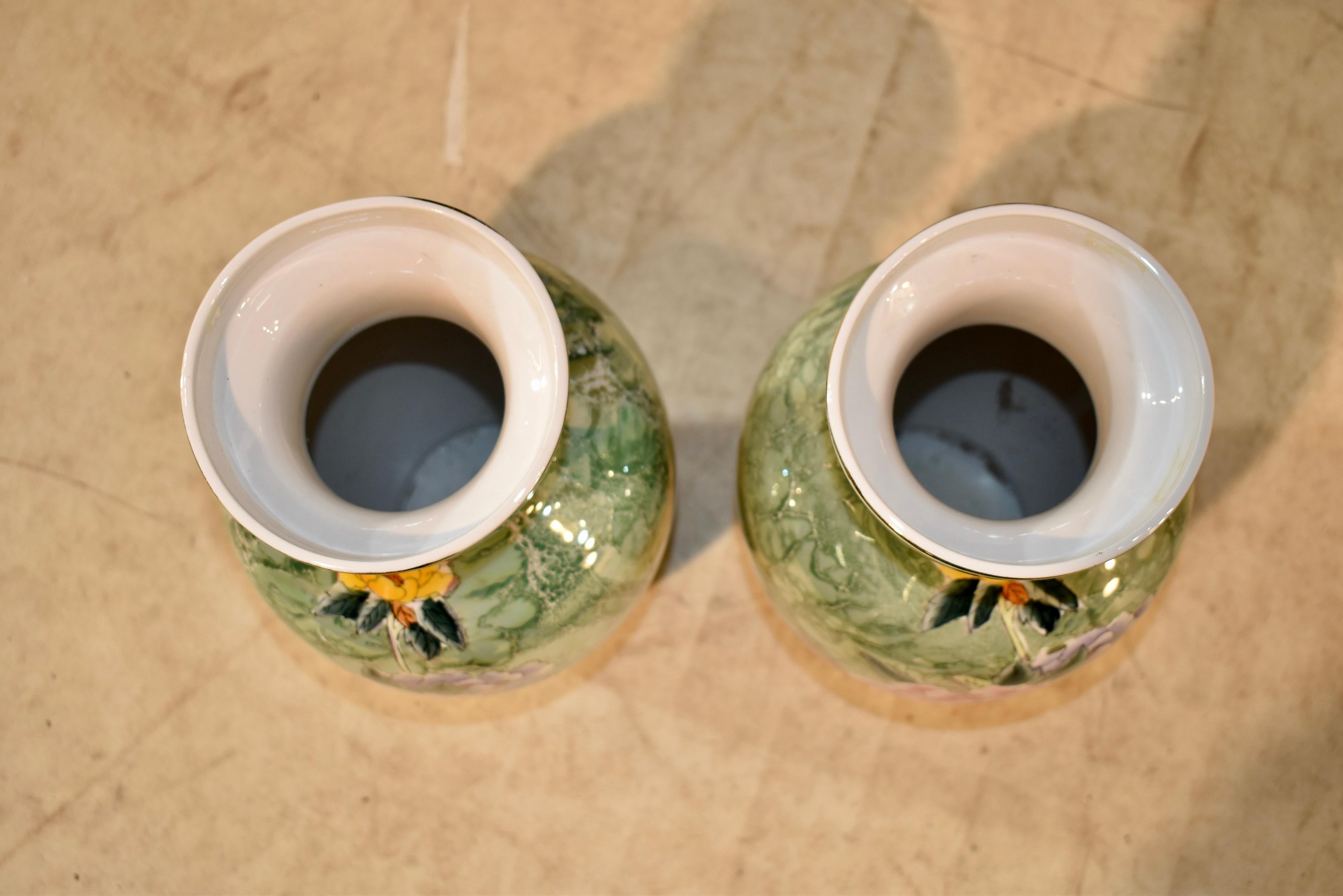 Milieu du XXe siècle Paire de vases asiatiques, vers 1930 en vente