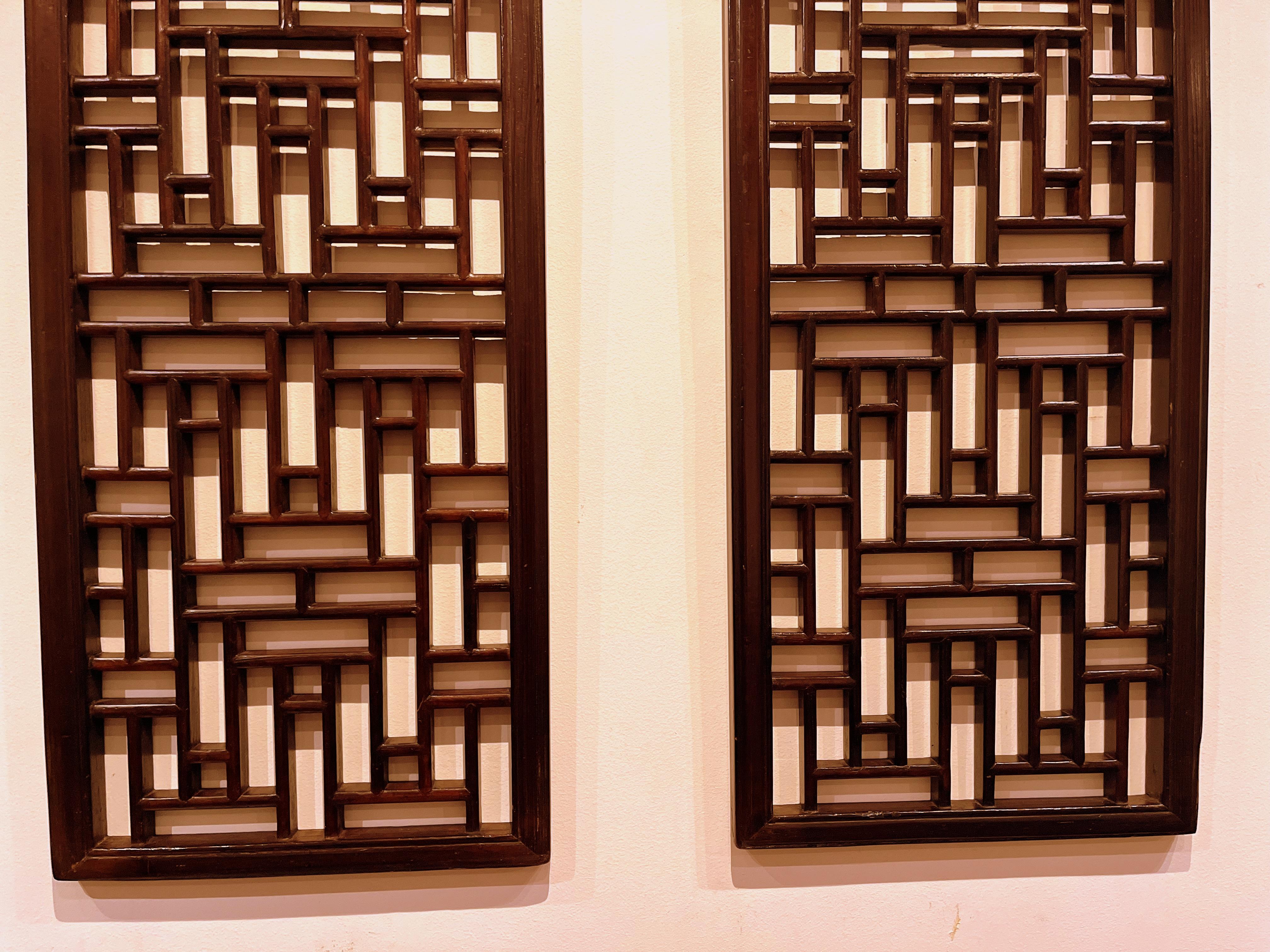 Pair of Asian Window Panels with Geometric Design In Good Condition For Sale In Greenwich, CT