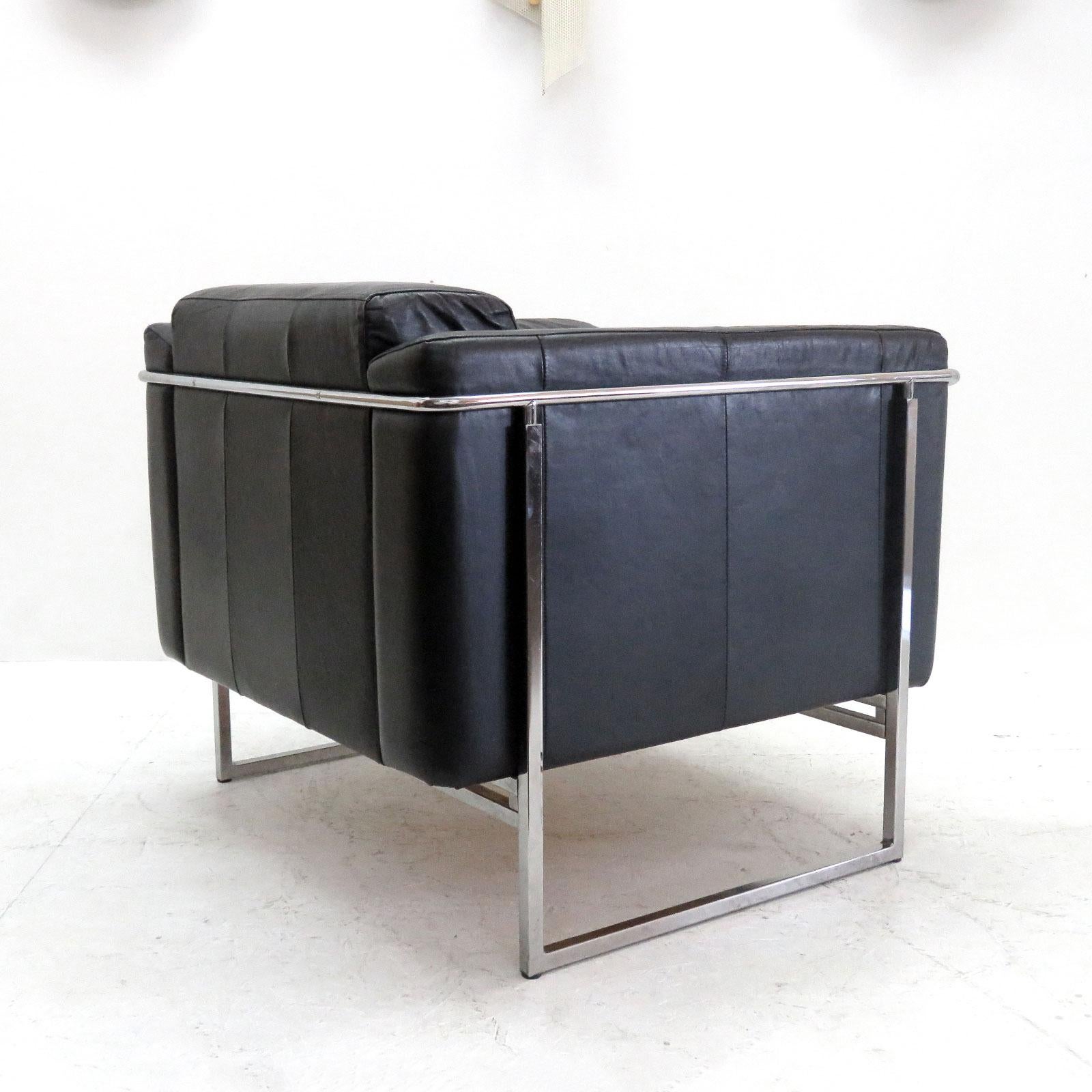 Paire de chaises Classio d'Asko, modèle 8283 Bon état - En vente à Los Angeles, CA