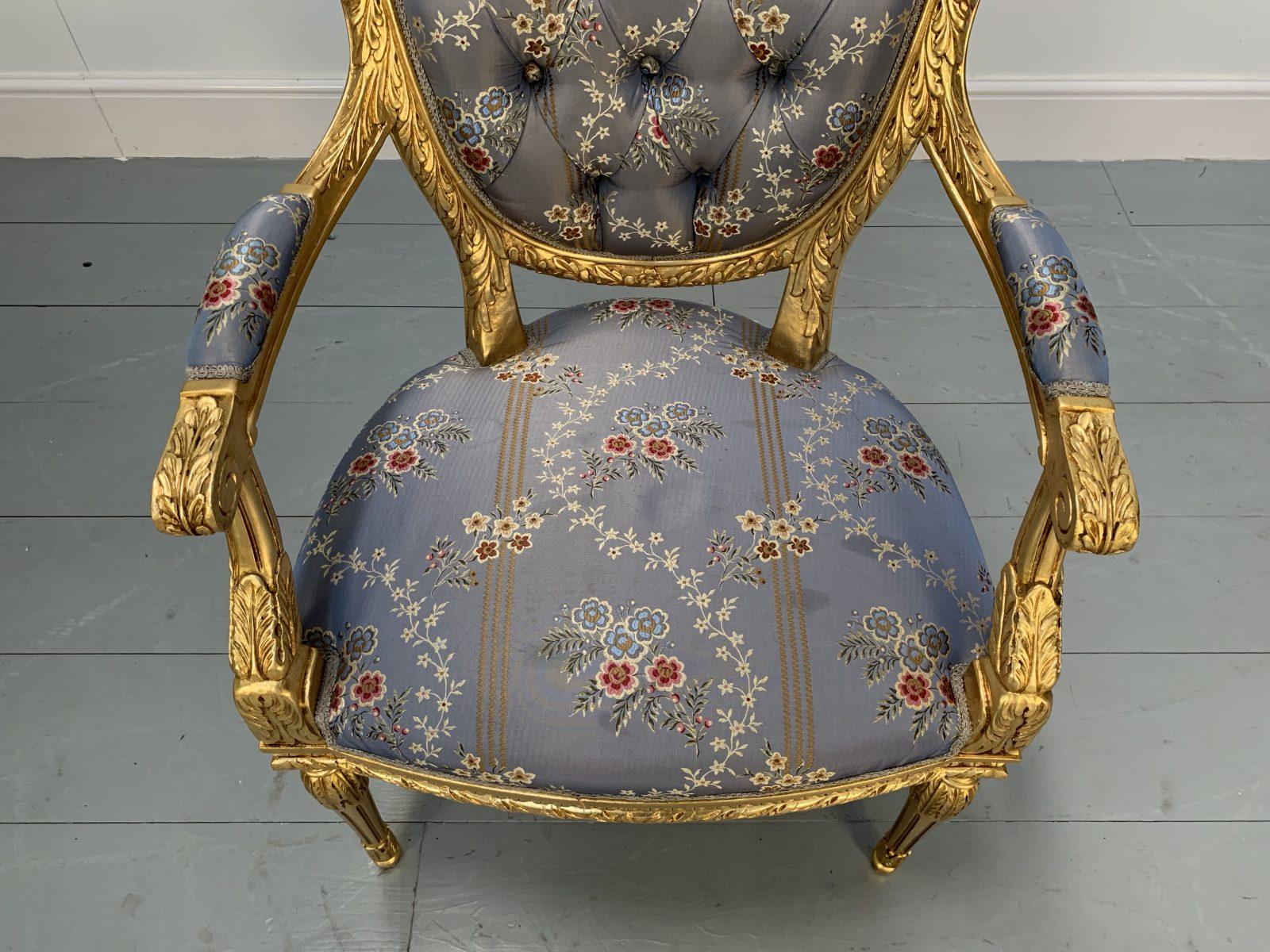 Paire de fauteuils baroques rococo Asnaghi Fauteuil en soie à motifs floraux et dorés en vente 6
