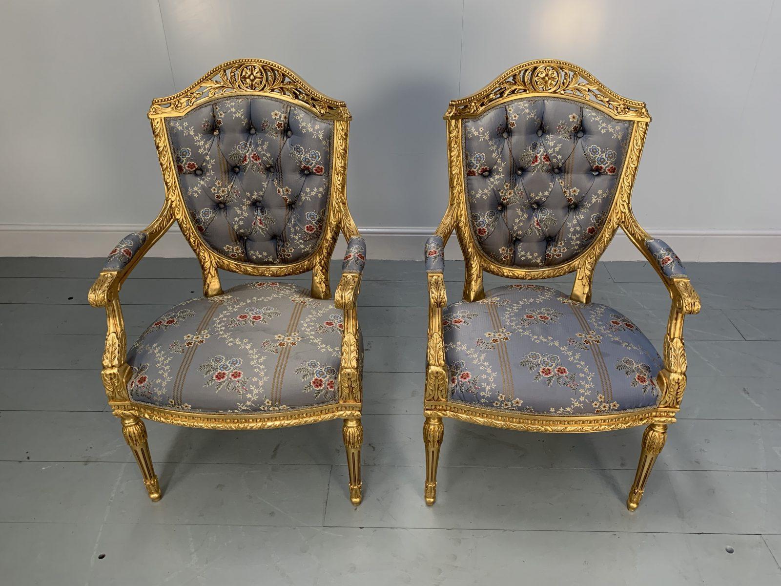 italien Paire de fauteuils baroques rococo Asnaghi Fauteuil en soie à motifs floraux et dorés en vente