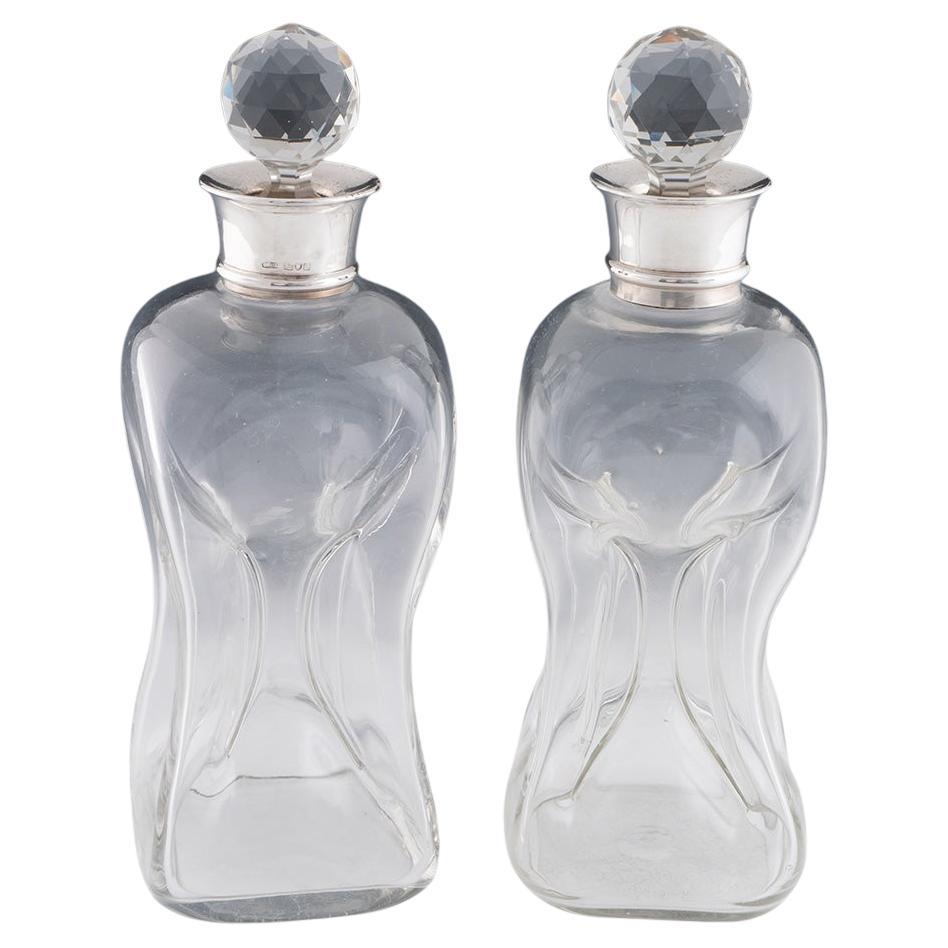Paar Asprey Dekanter - Dagobert mit Silberkragen im Angebot