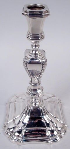 Coppia di candelieri inglesi Asprey in stile georgiano dell’epoca di Thatcher, 1988