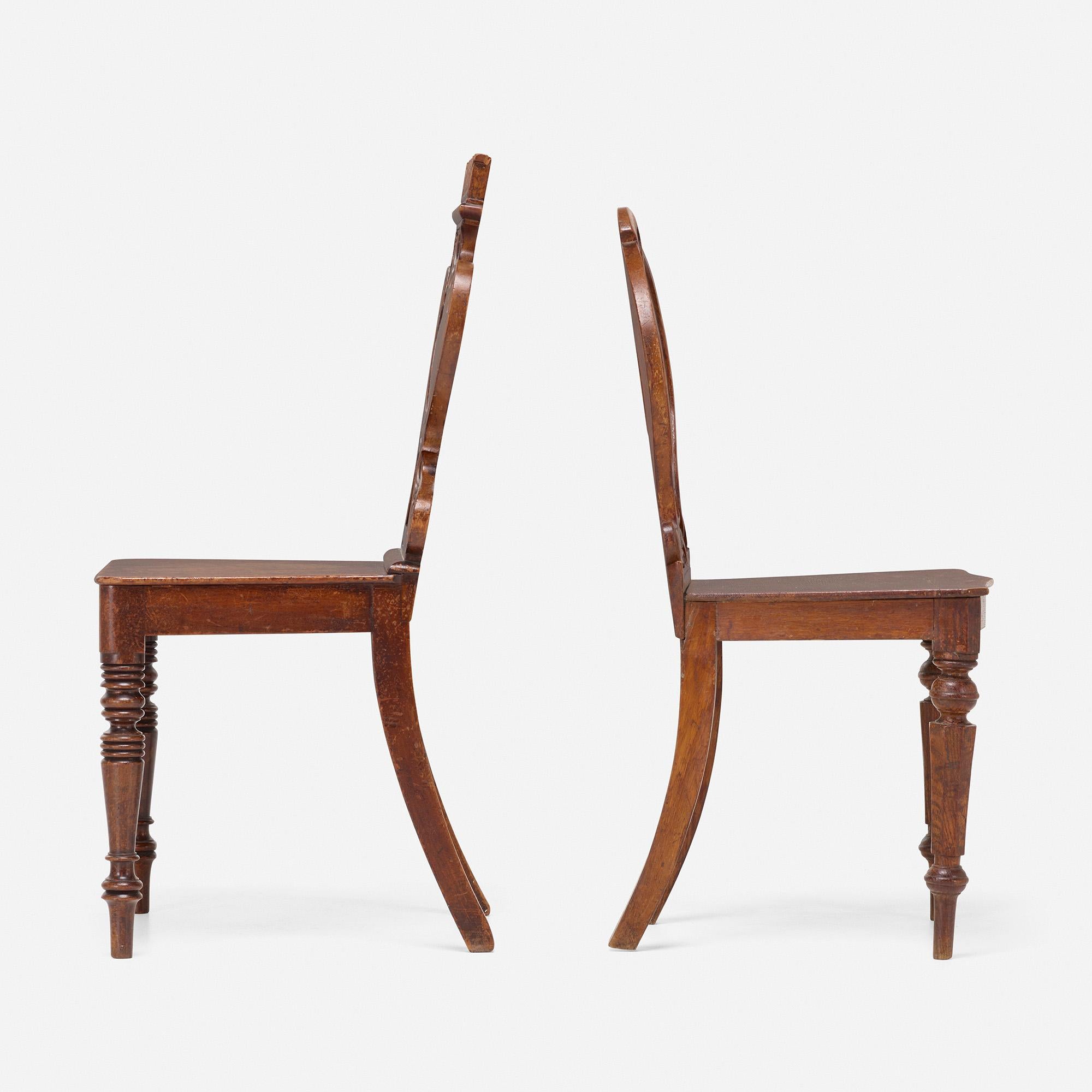 Pair of Associated English Hall Chairs In Good Condition In Chicago, IL