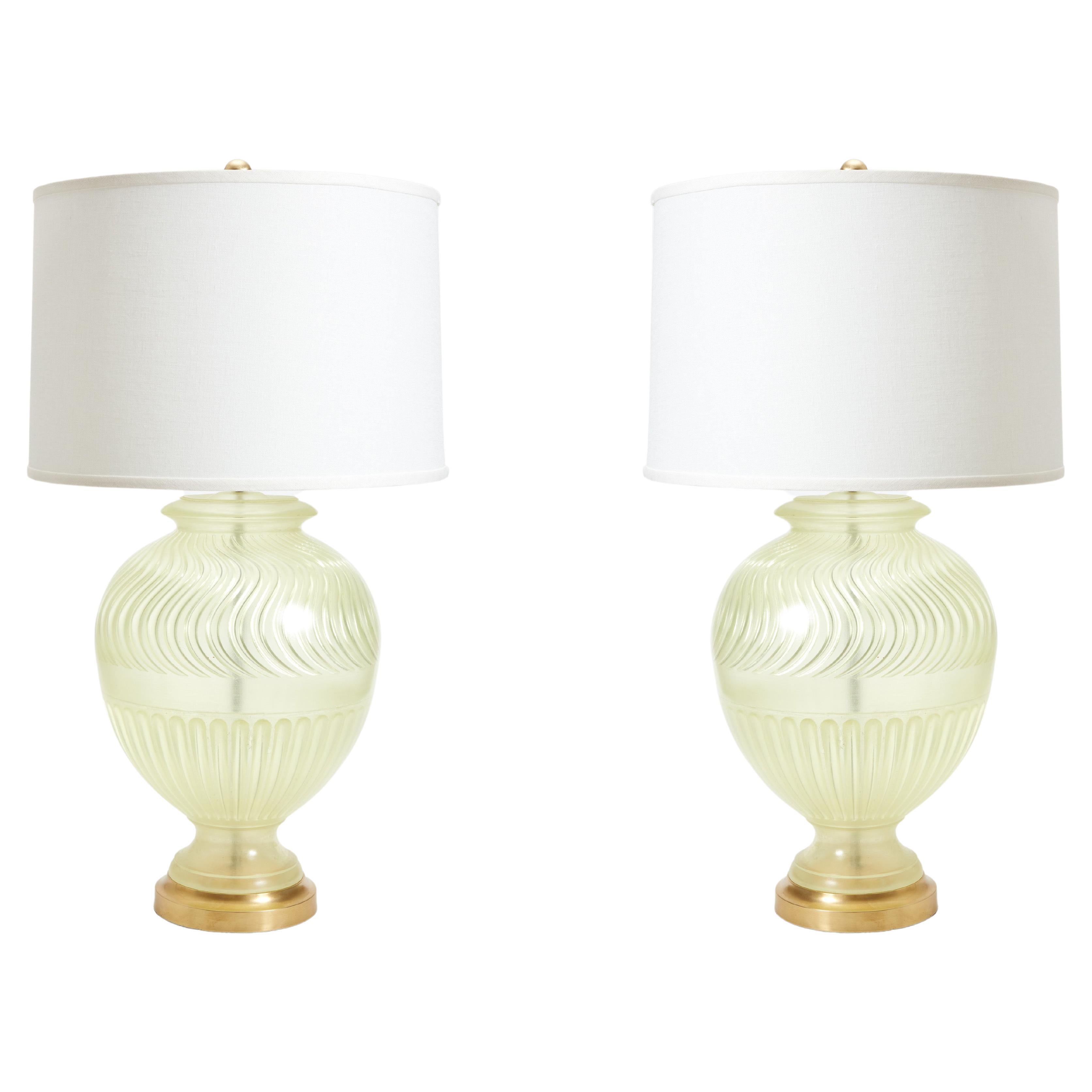 Paire de lampes à vase asymétriques en citrine pâle par David Duncan Studio en vente
