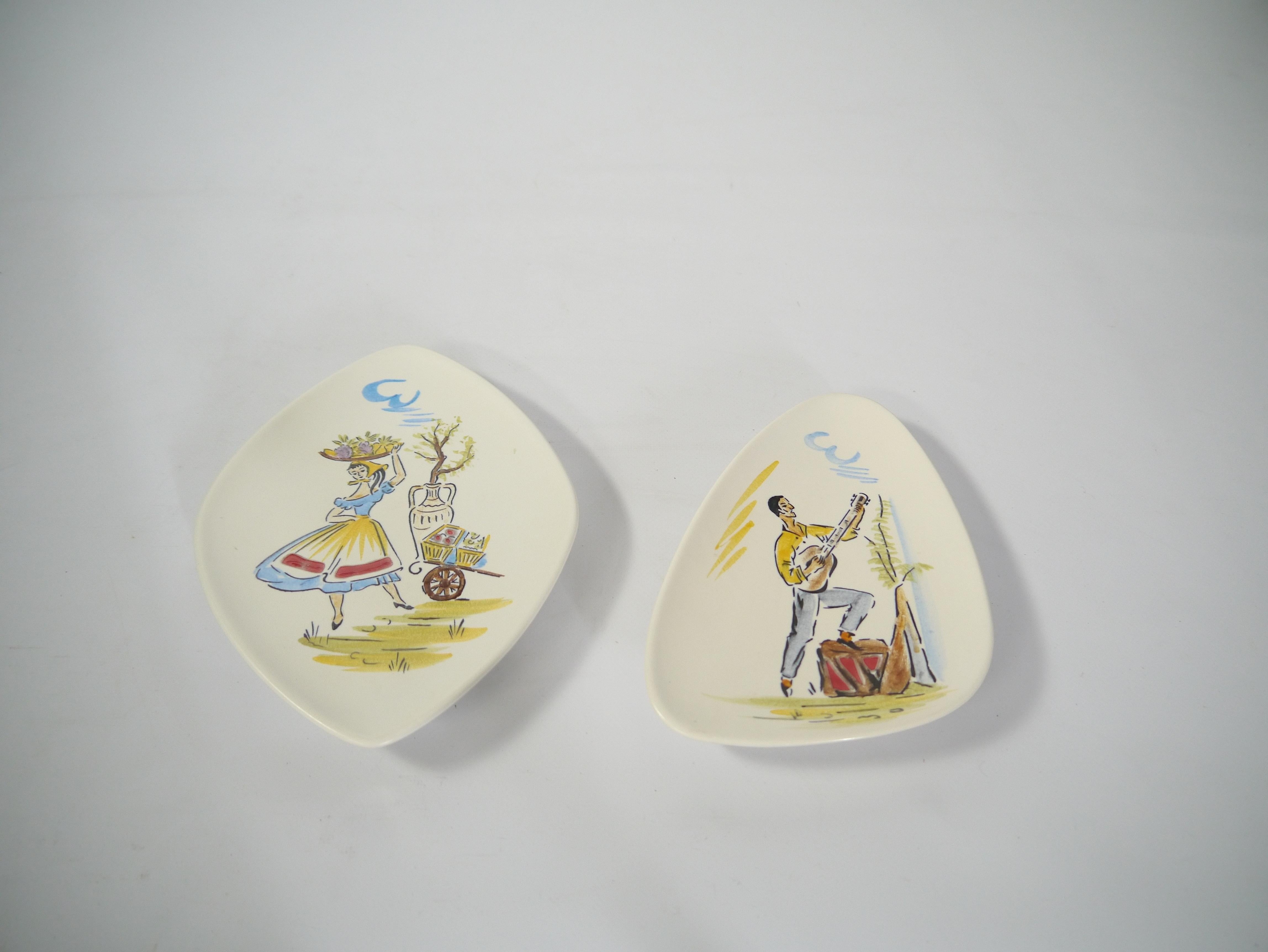 Mid-Century Modern Pair of Asymmetric Kitsch Mediterranean Motif Porcelain Wall Plates, WG 1962 For Sale