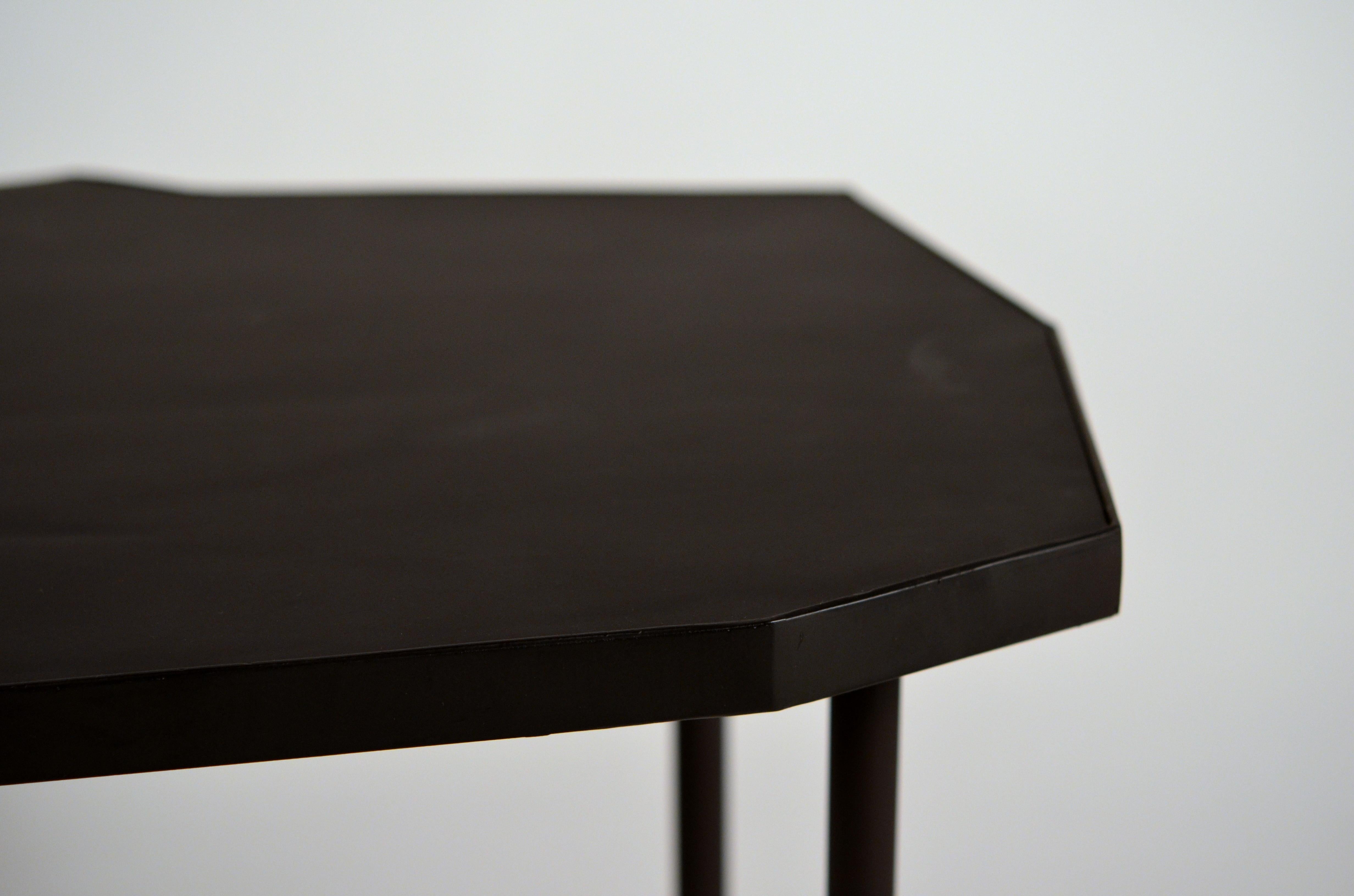 Contemporary Pair of Asymmetrical 'Décagone' Black Leather Side Tables by Design Frères For Sale