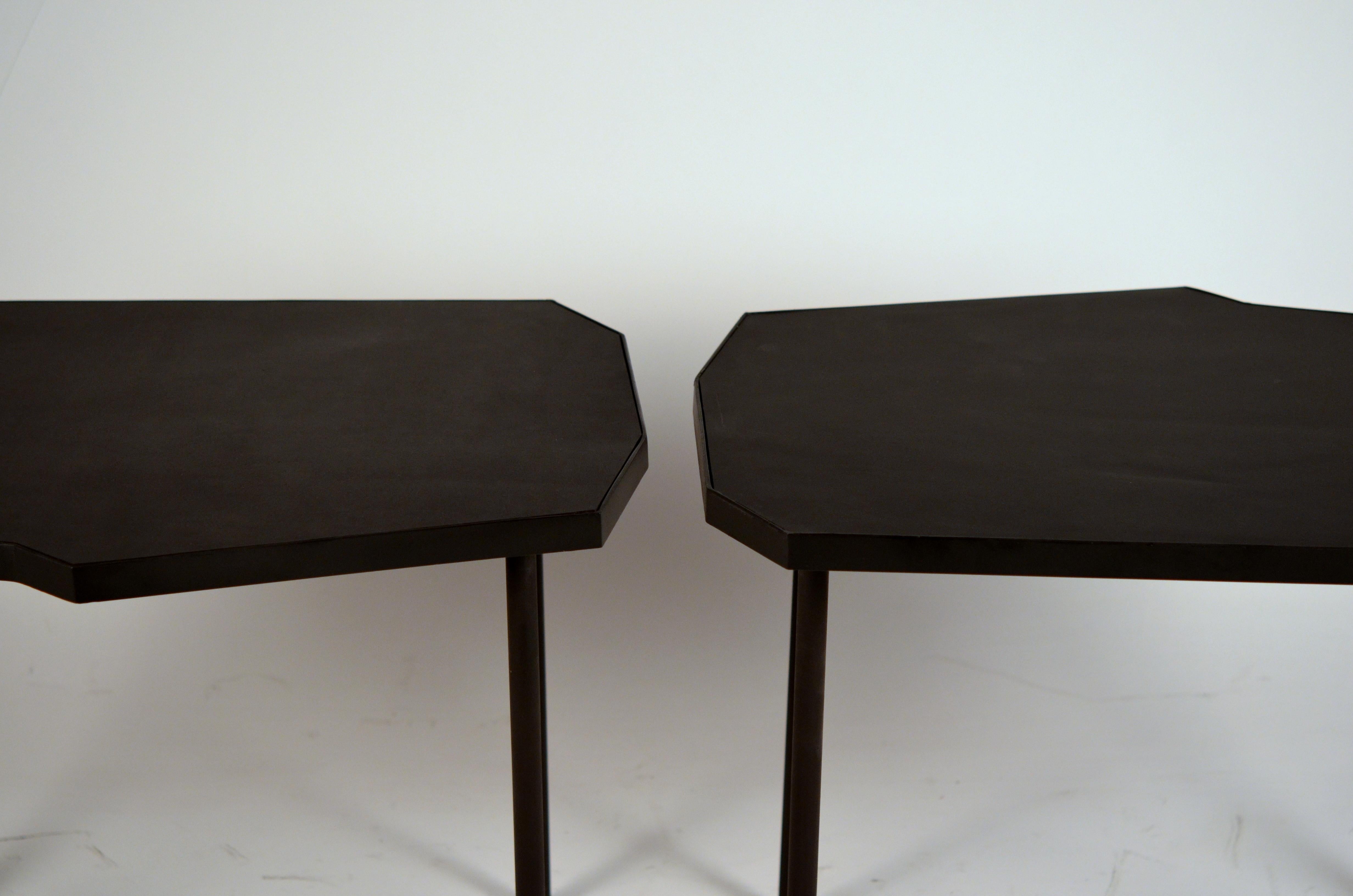 Modern Pair of Asymmetrical 'Décagone' Black Leather Side Tables by Design Frères For Sale