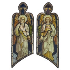 Zwei Stained glass-Fenster der Gebrüder Atkinson, die Engel darstellen
