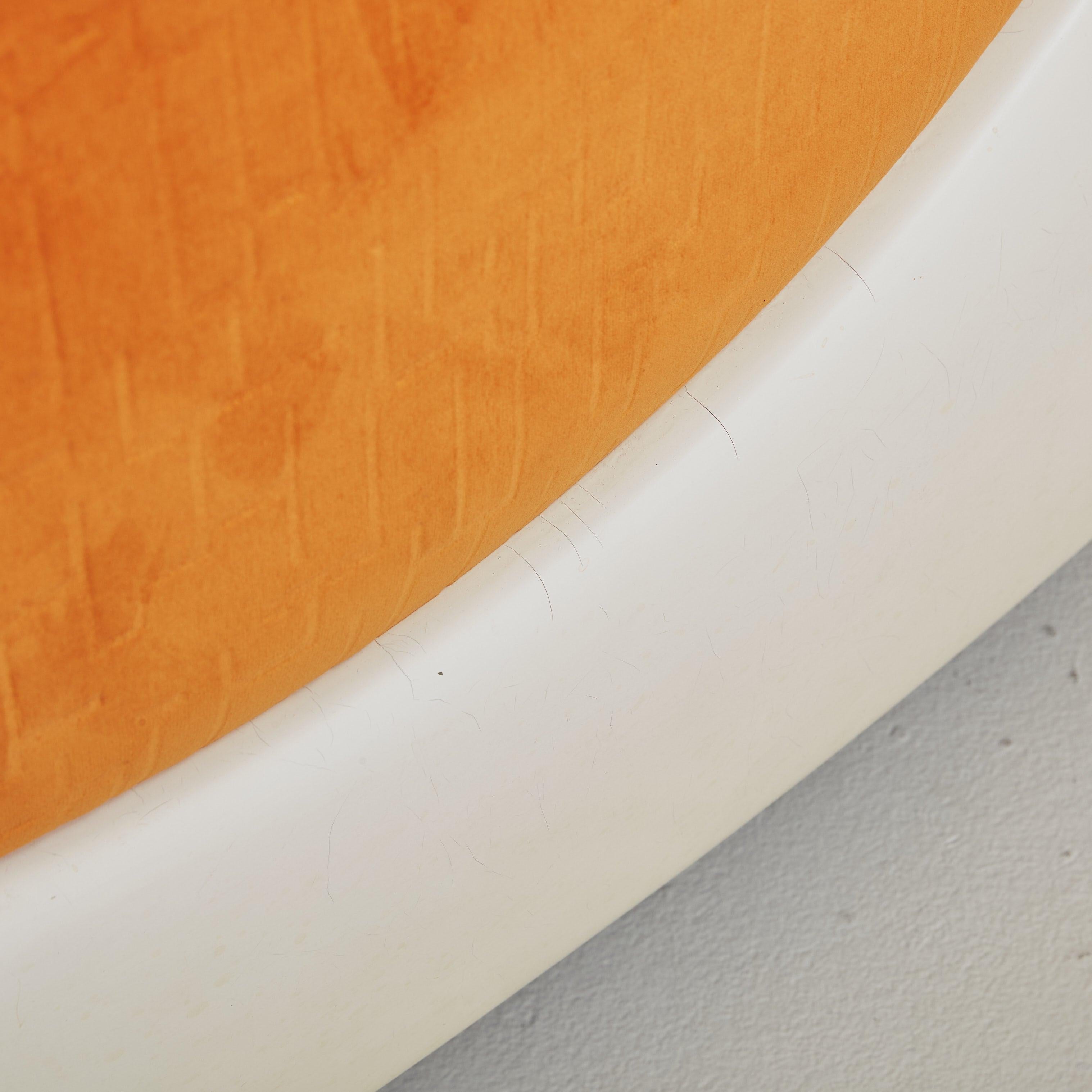 Pair of Atomic Age Fiberglass Lounge Chairs in Original Orange Fabric, Italy For Sale 1