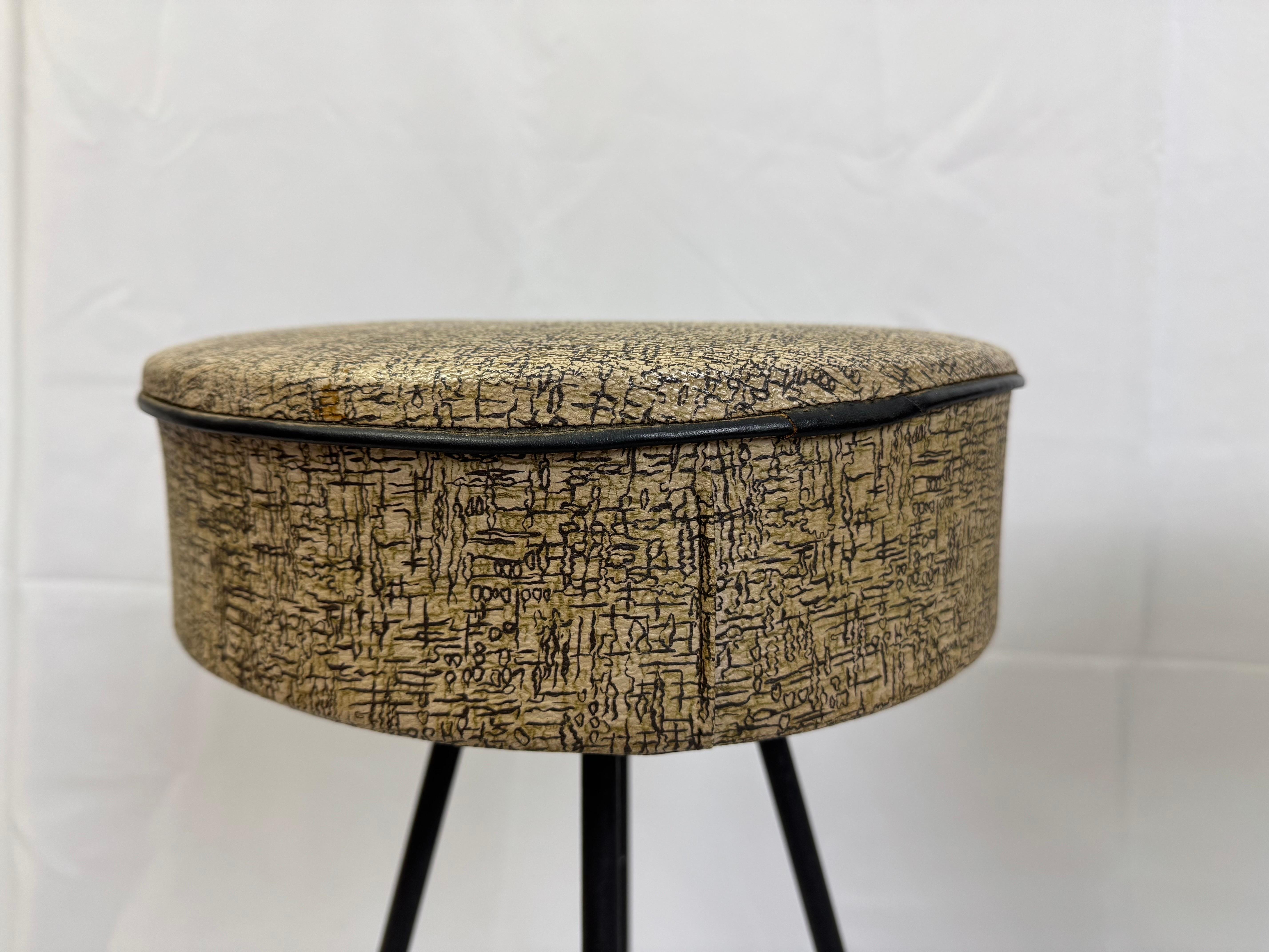 Pair of Atomic Bar stools in the style of Frederic Weinberg For Sale 9
