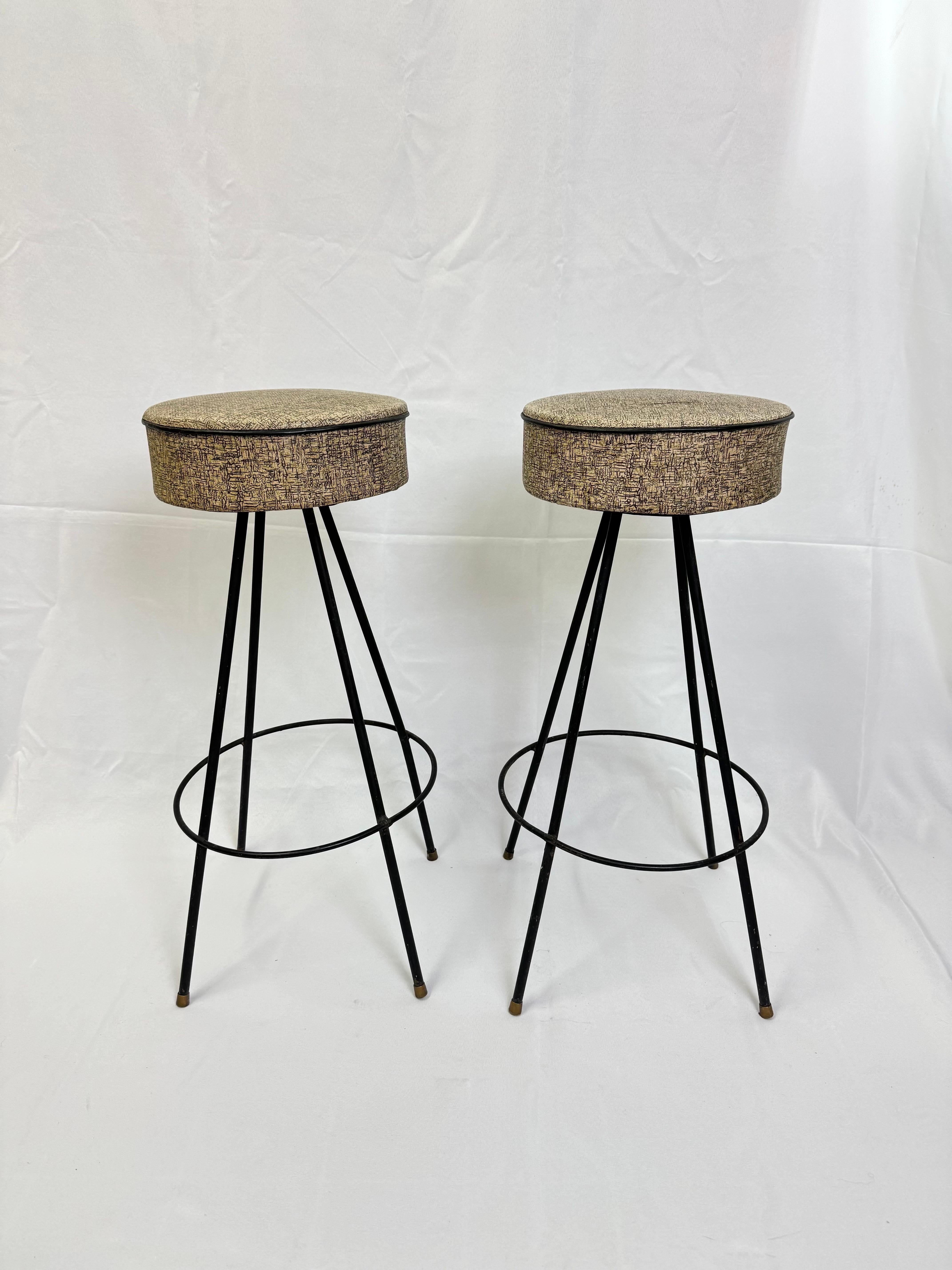 Mid-Century Modern Pair of Atomic Bar stools in the style of Frederic Weinberg For Sale