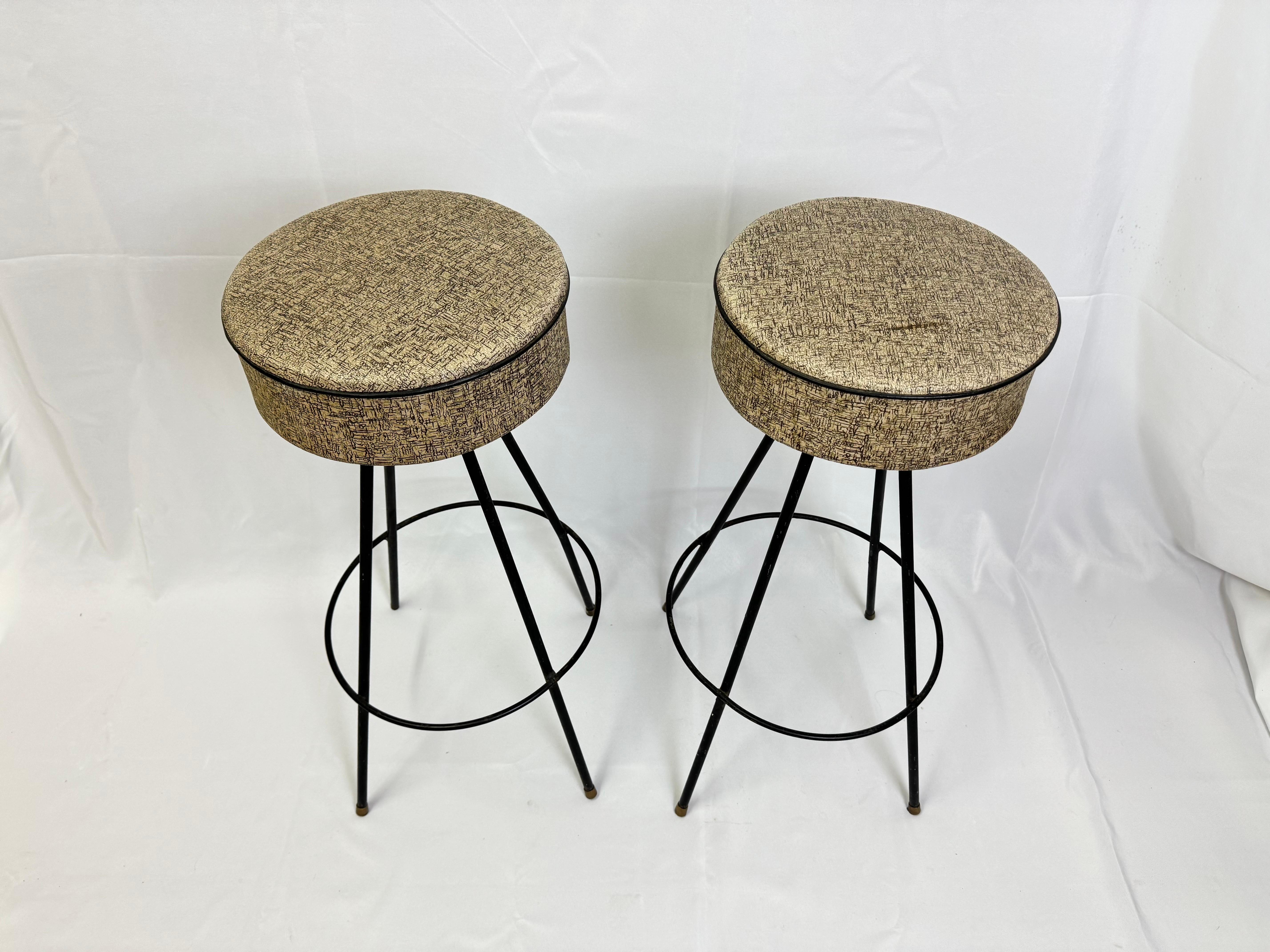 Pair of Atomic Bar stools in the style of Frederic Weinberg In Good Condition For Sale In Redding, CT