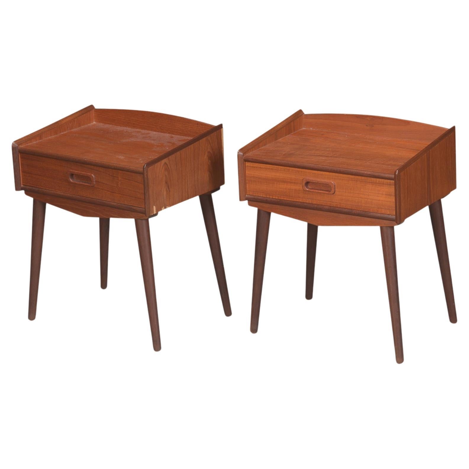 Pair of Danish Modern Teak Nightstands For Sale at 1stDibs