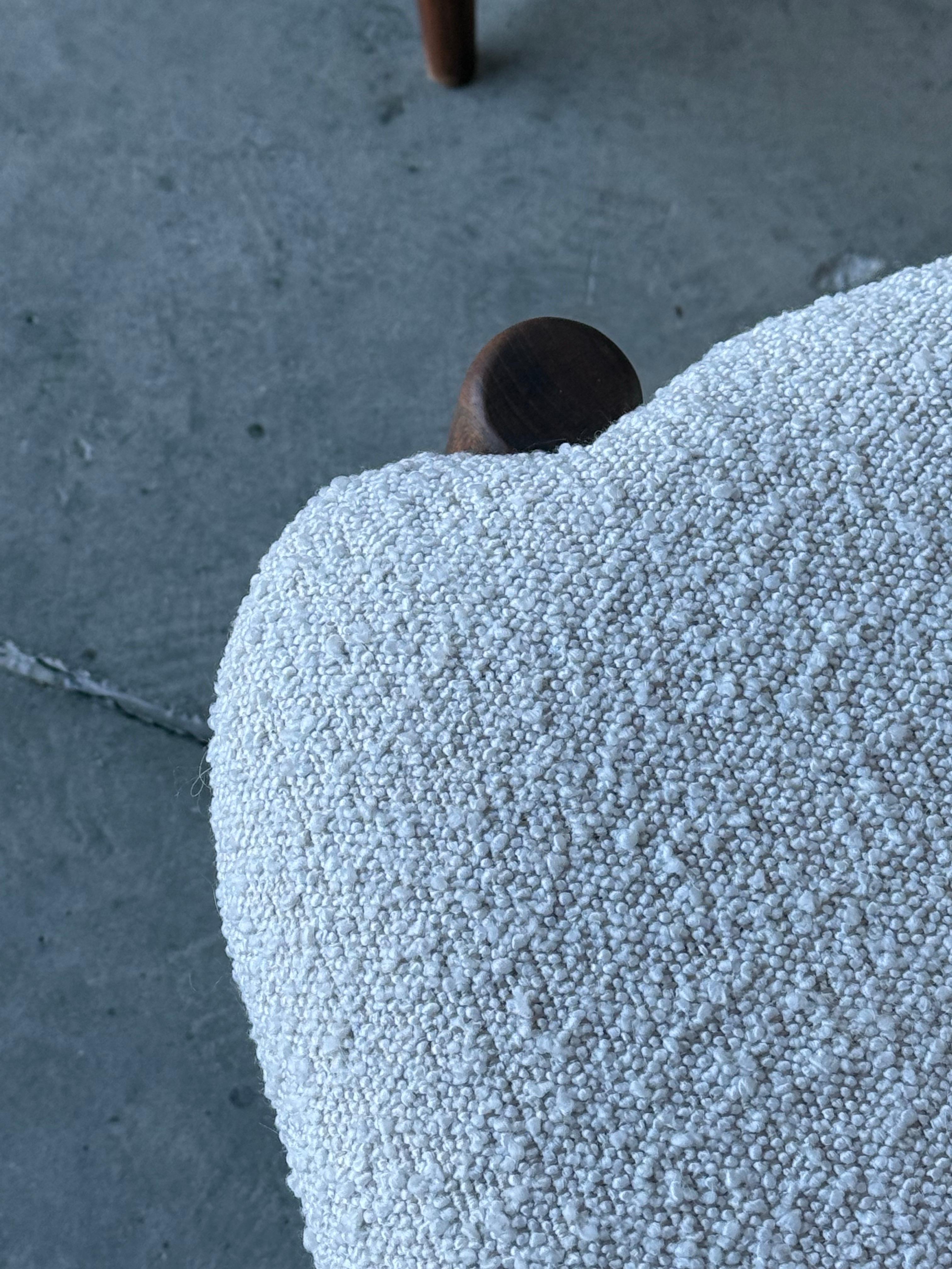 Paire de chaises de l'ère atomique en bouclé - une paire en vente 4