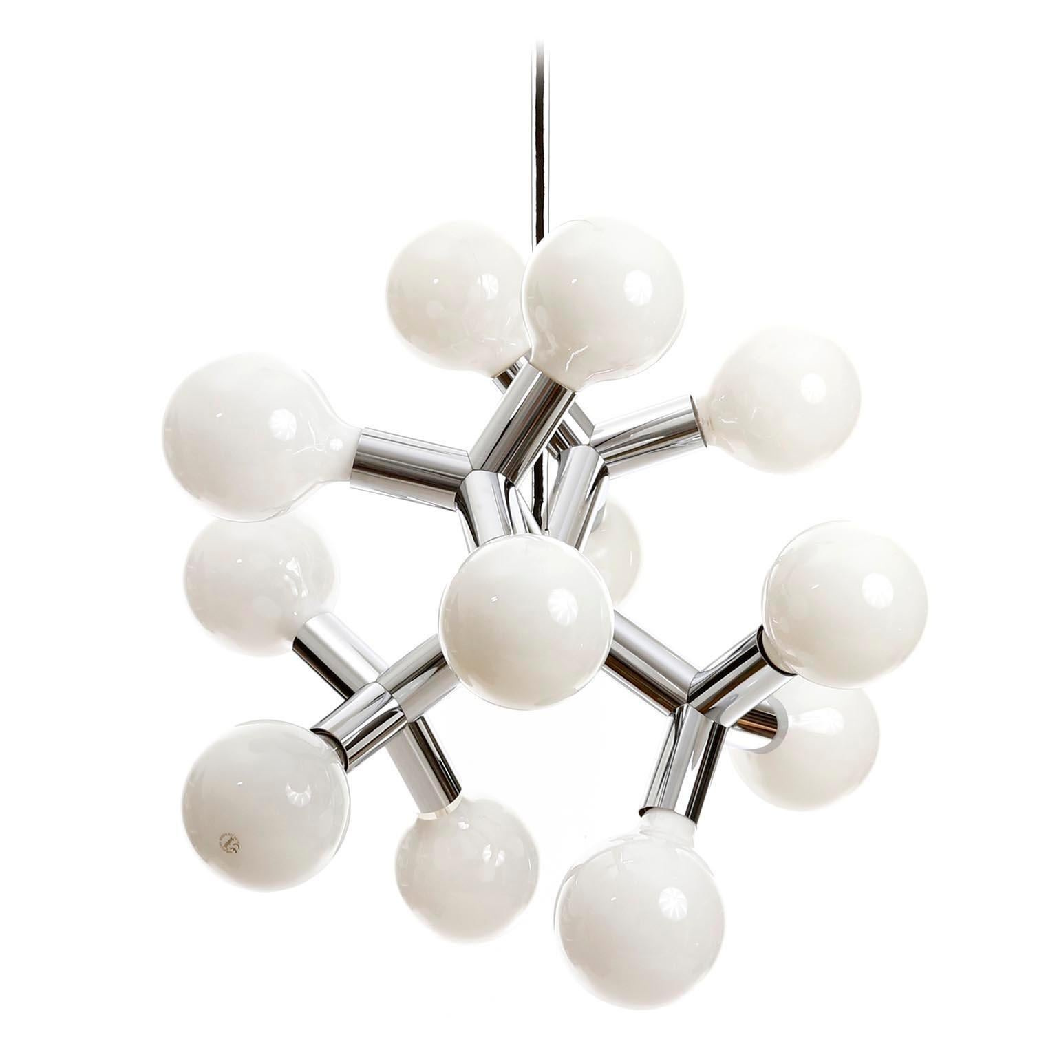 Coppia di lampadari a sospensione Atomic Chandeliers di J.T. Kalmar, Cromo lucido, anni '70 in vendita 2