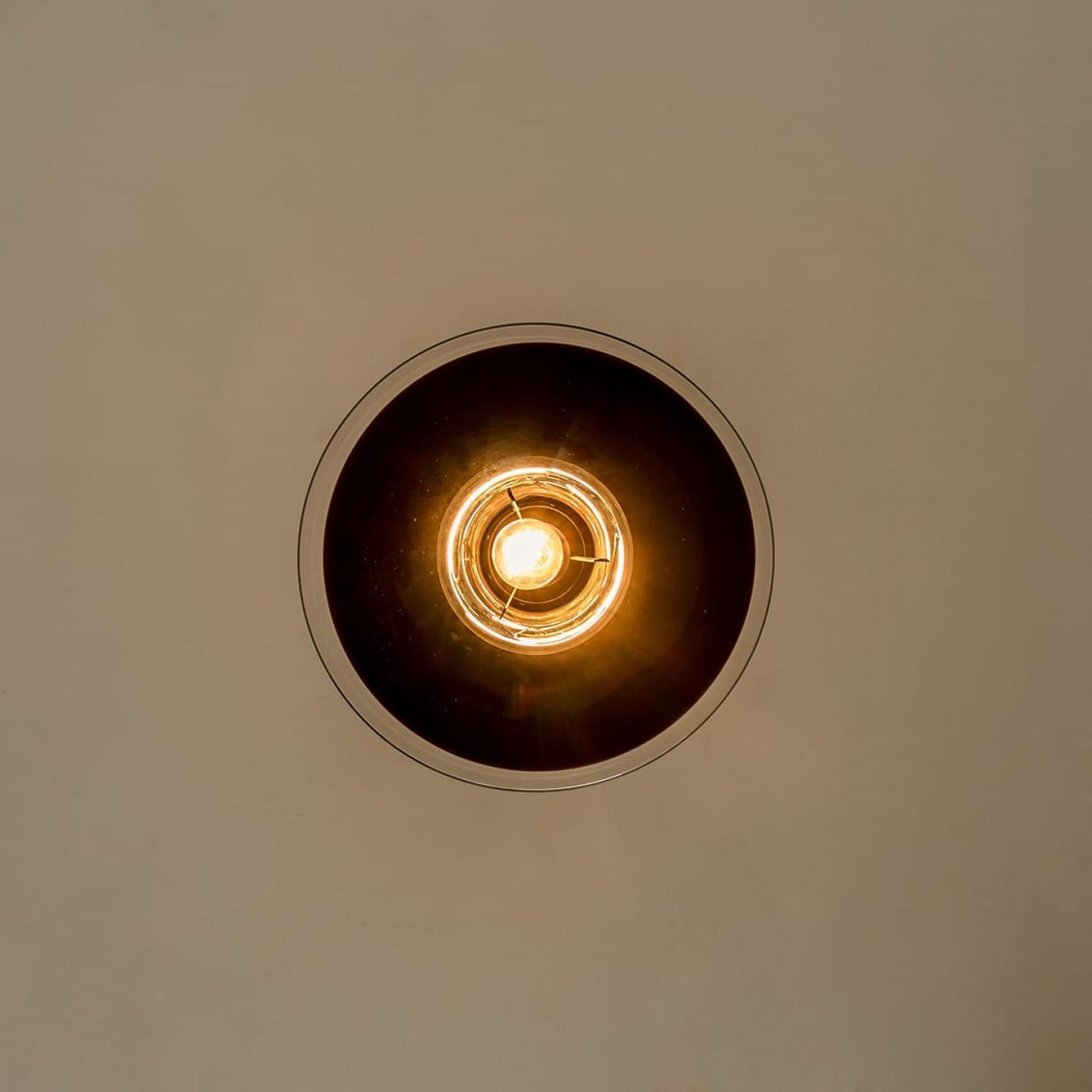 Coppia di lampade a sospensione Holmegaard color melanzana, 1970 in vendita 4